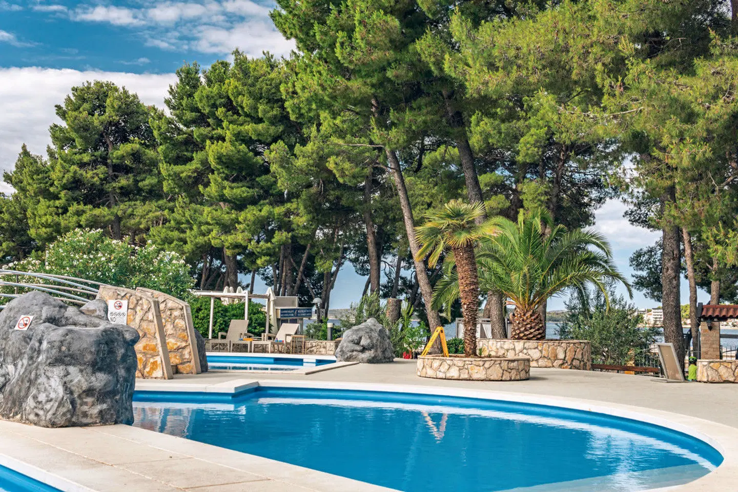 Matilde Beach Resort OUTDOOR_POOL