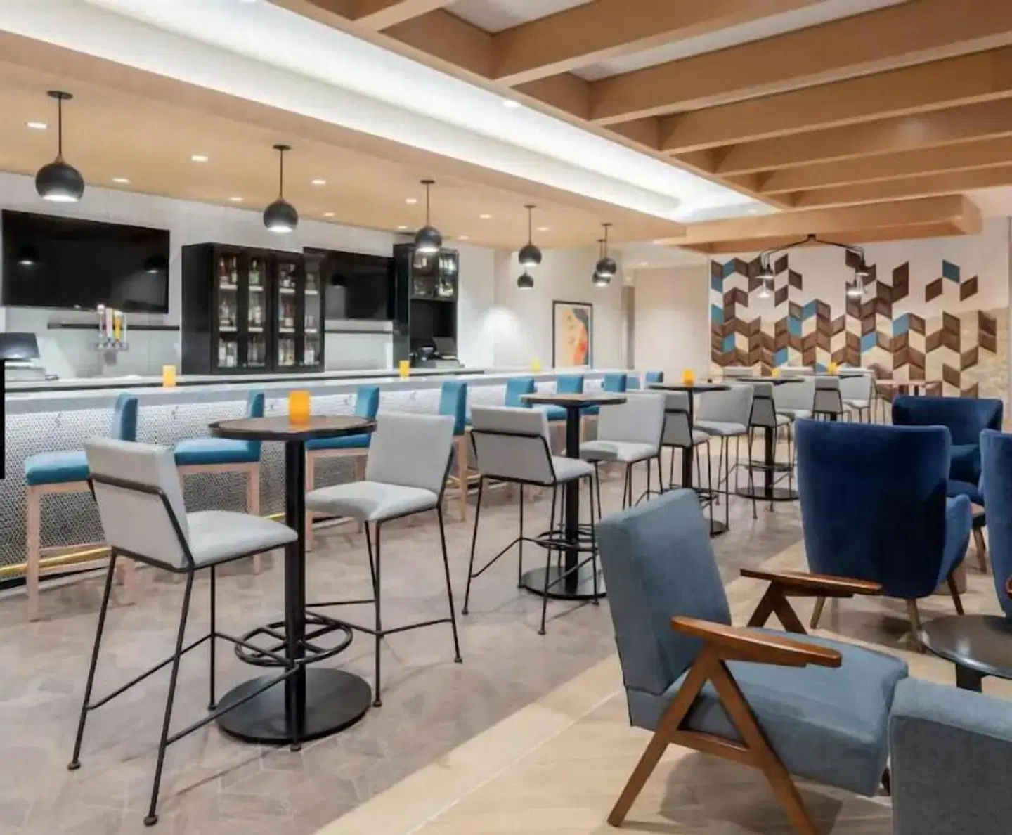 Hyatt House Sacramento Airport / Natomas Bar