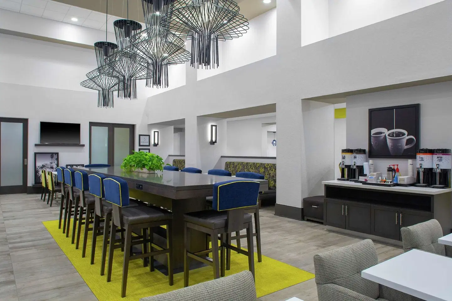 Hampton Inn & Suites Irvine-Orange County Airport Bar