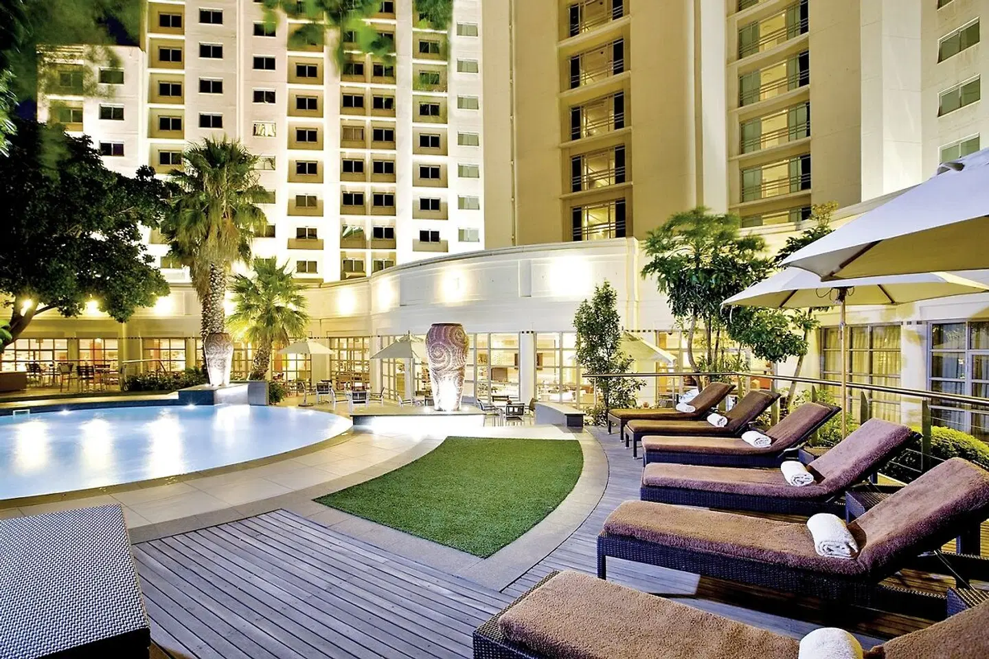 Southern Sun Waterfront EXTERIOR