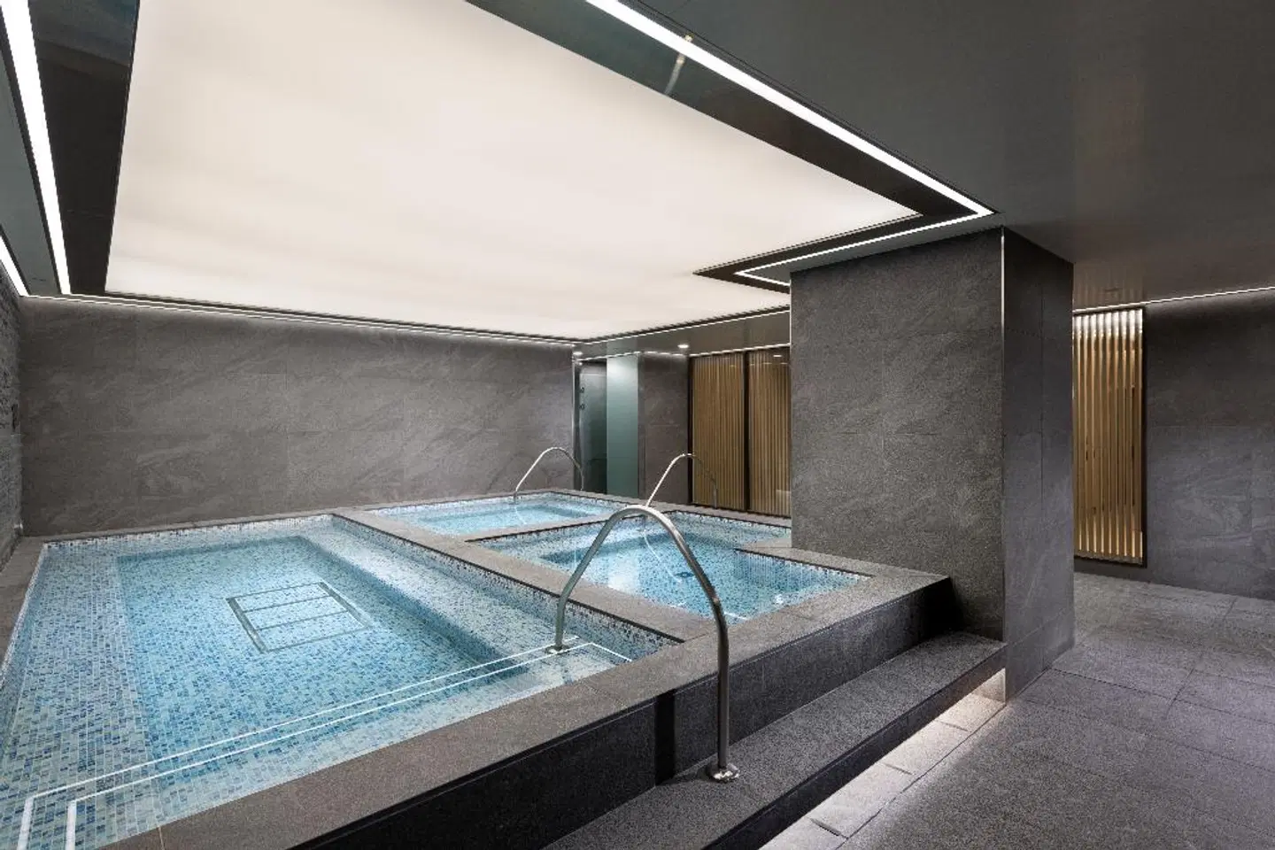 DoubleTree by Hilton Seoul Pangyo Residences Hallenbad