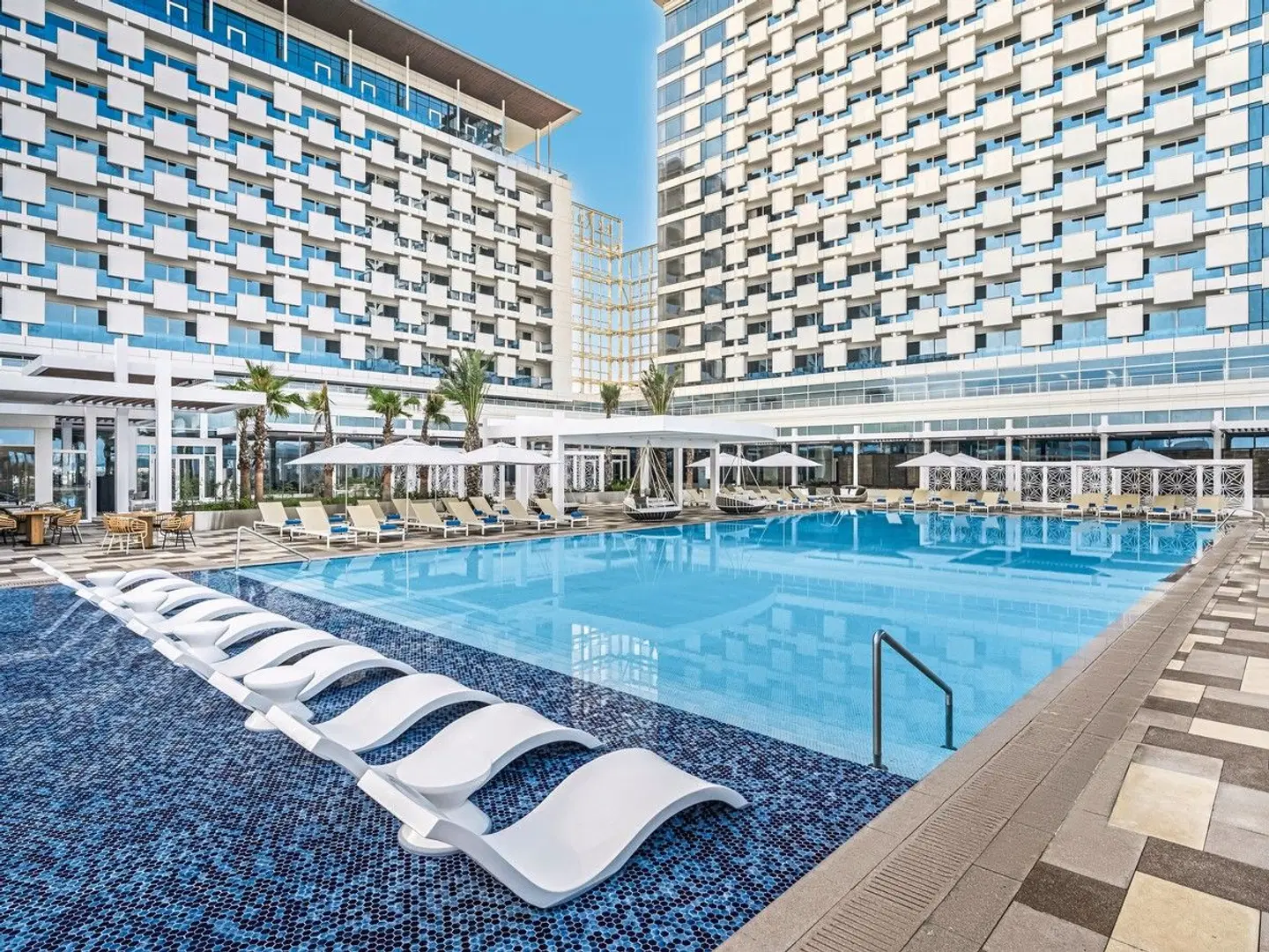 Rixos Gulf Hotel Doha OUTDOOR_POOL