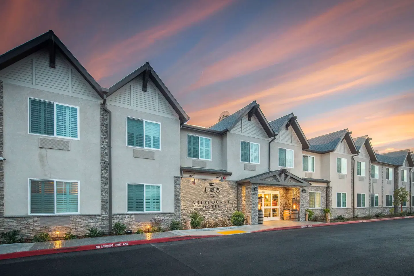 Aristocrat Hotel, BW Signature Collection EXTERIOR