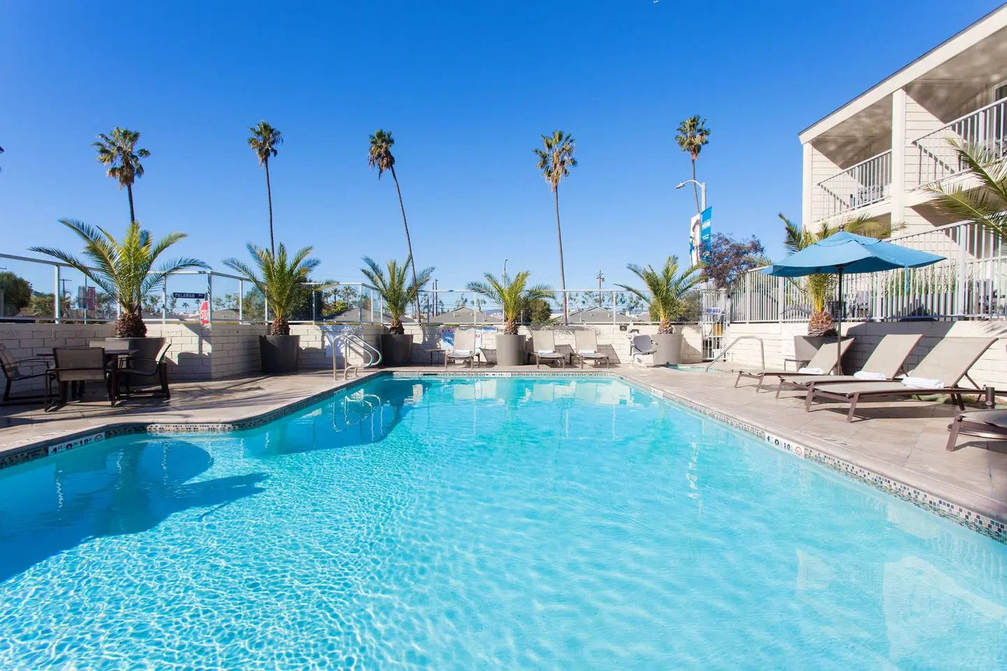 Hilton Garden Inn Los Angeles Marina Del Rey OUTDOOR_POOL