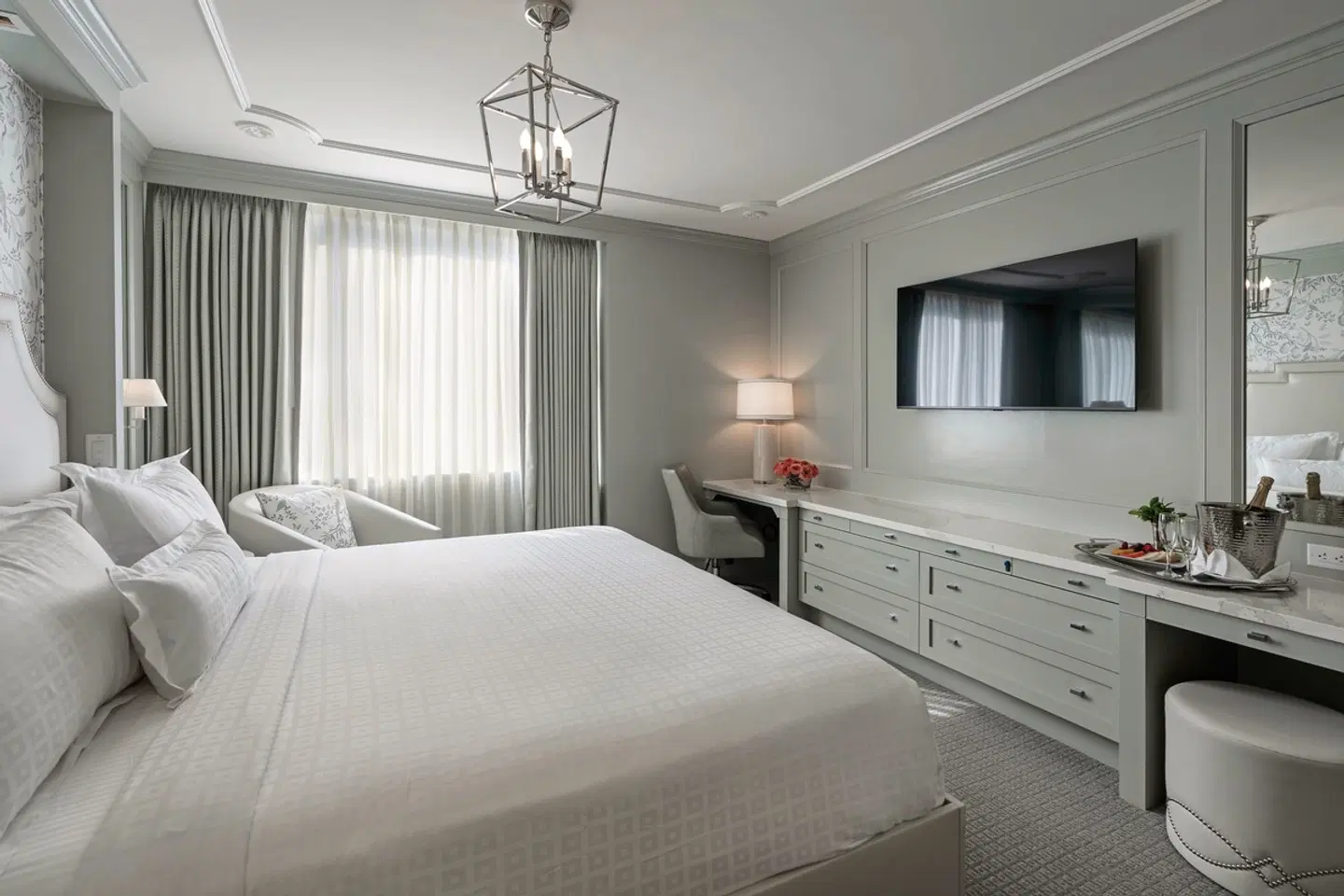 Hotel Monteleone ROOM_EXAMPLE