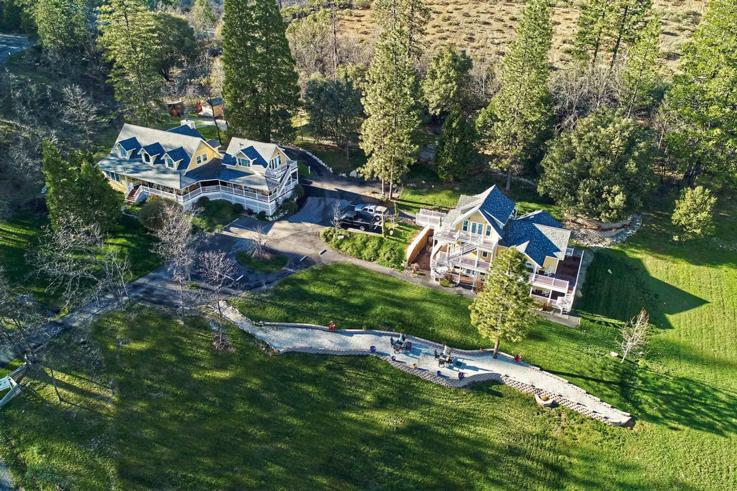 Blackberry Inn Yosemite Groveland EXTERIOR