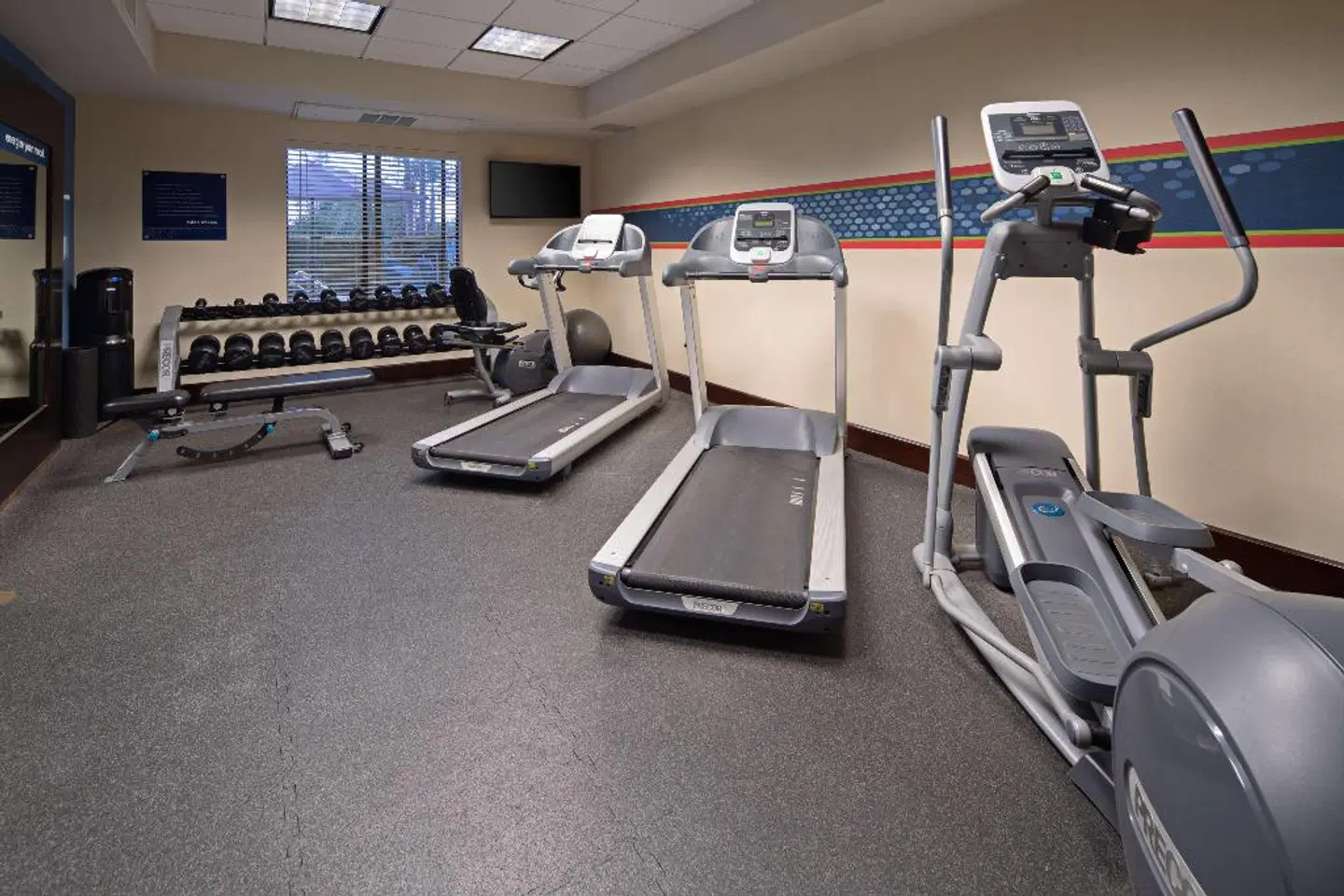 Hampton Inn Visalia SPORTS_AND_LEISURE