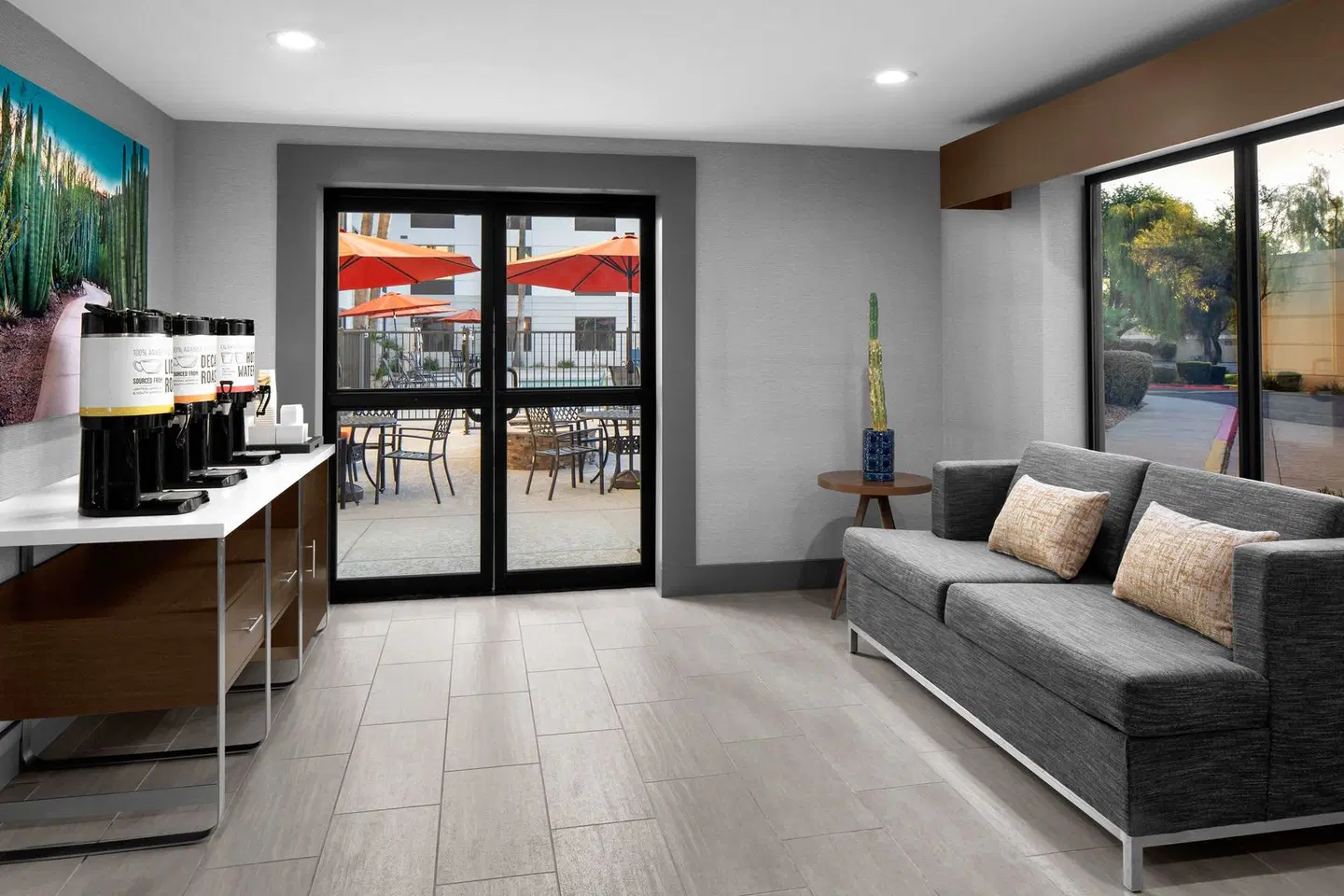 Hampton Inn Phoenix-Biltmore LOUNGE_LOBBY