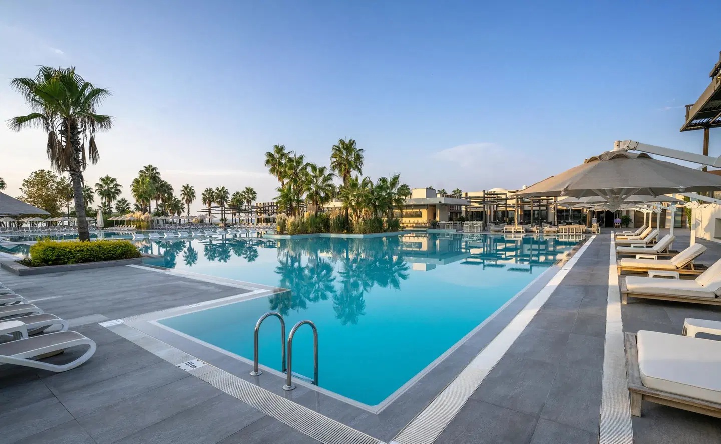 Paloma Orenda OUTDOOR_POOL