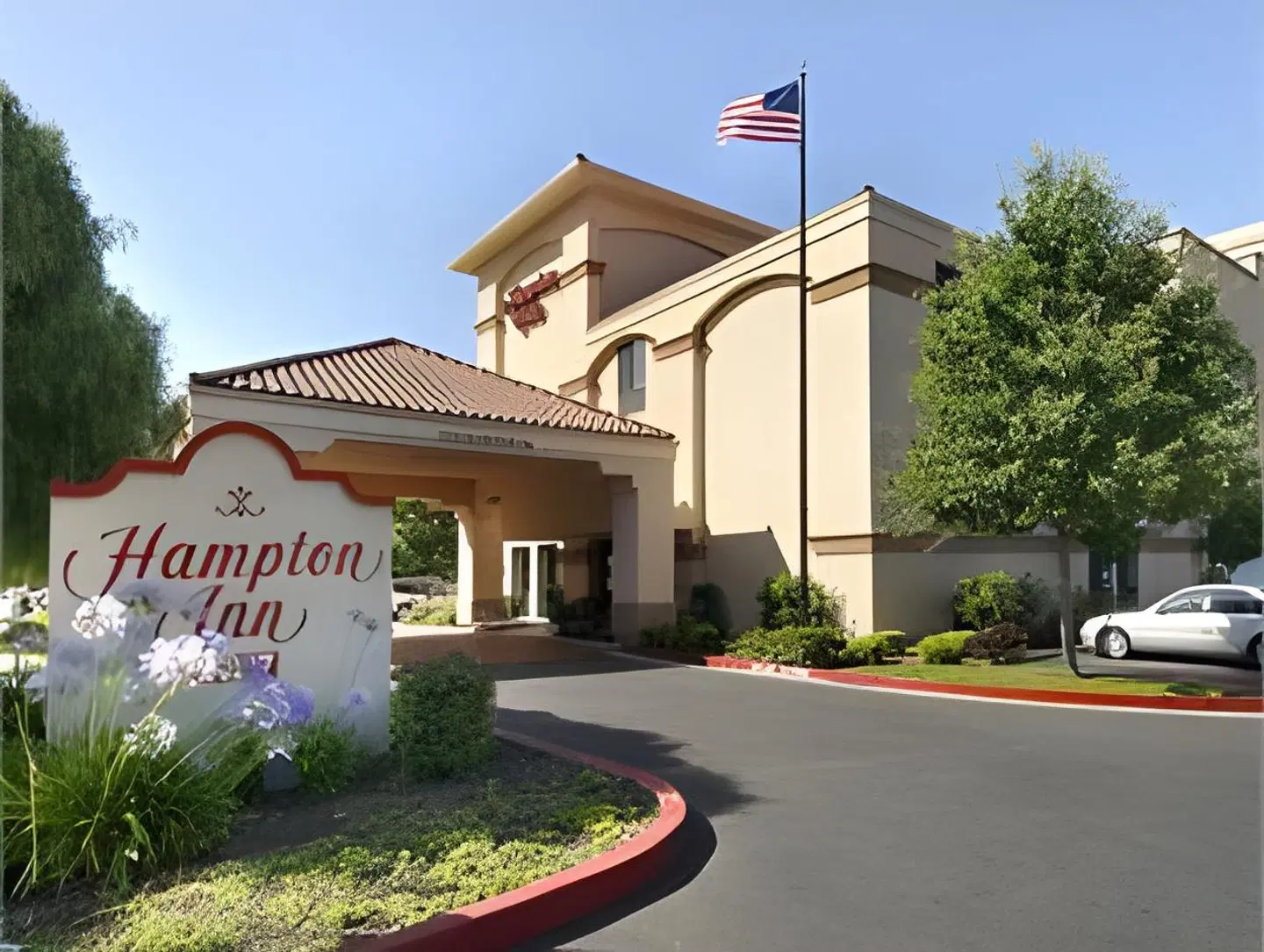 Hampton Inn Oakland-Hayward EXTERIOR