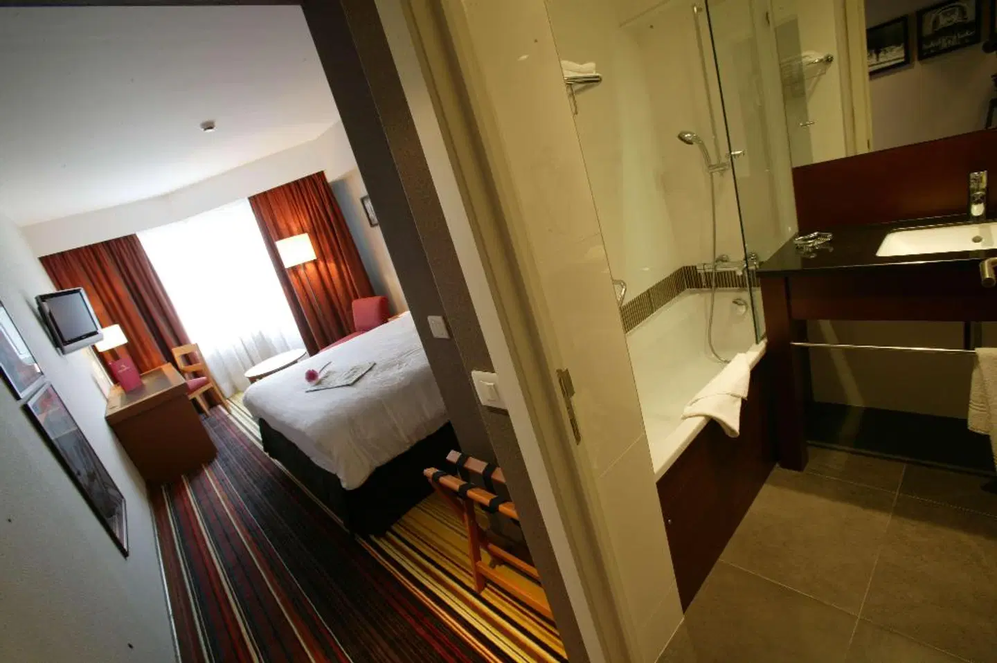 Newhotel Charlemagne ROOM_EXAMPLE