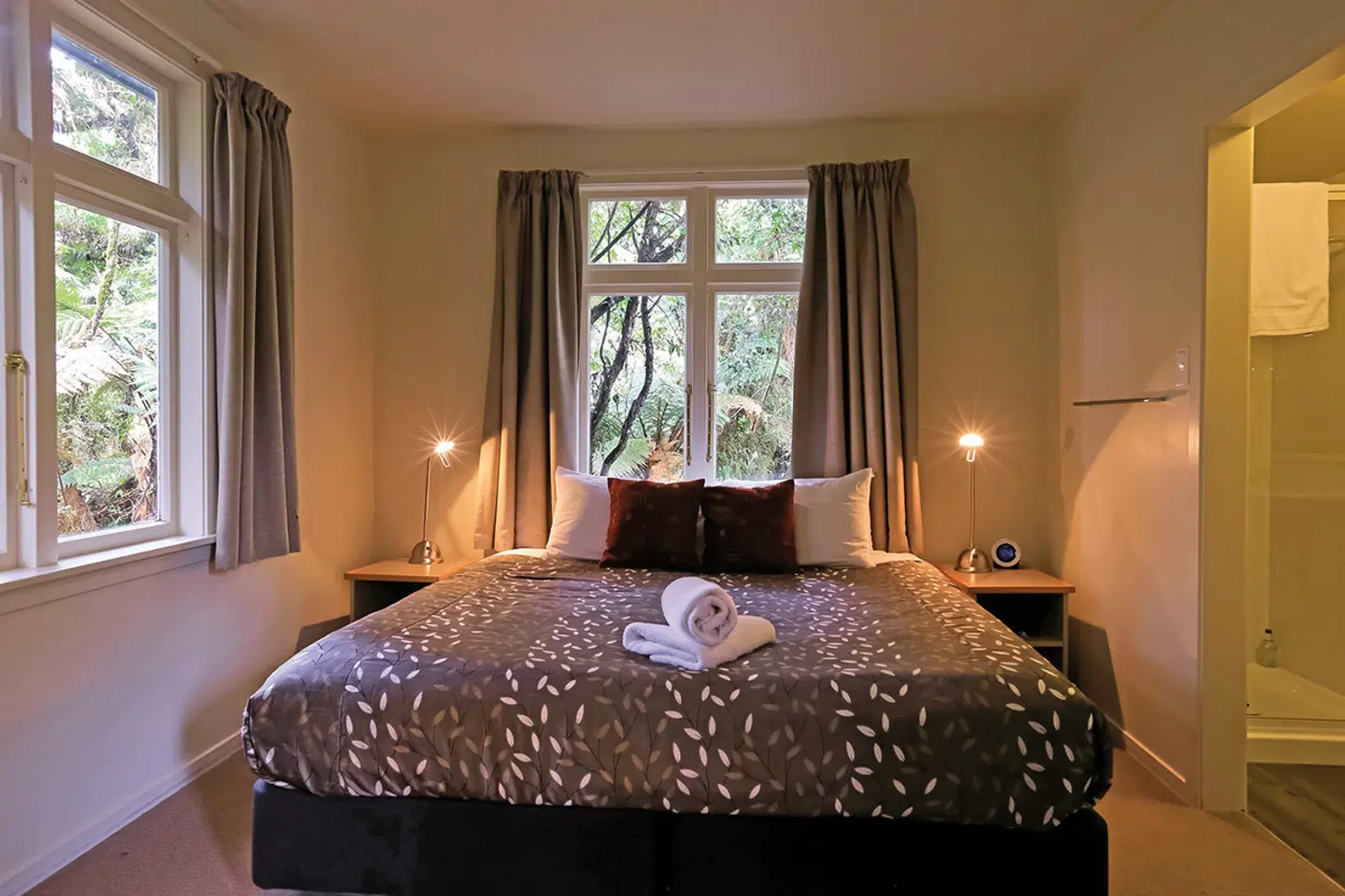 Rainforest Retreat ROOM_EXAMPLE
