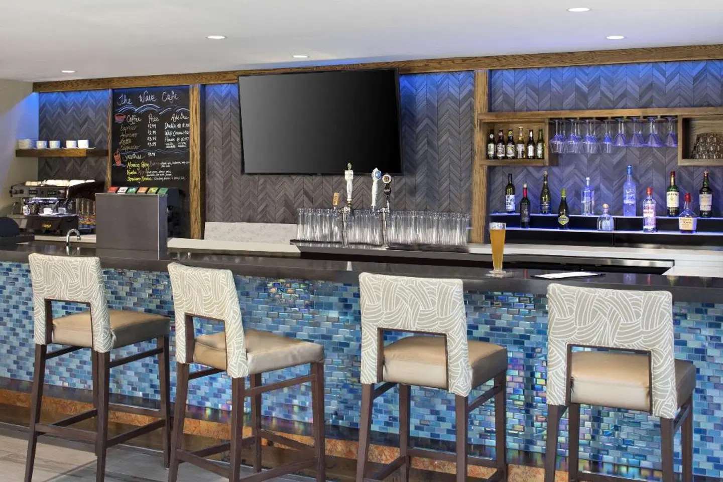 The Cove Hotel, an Ascend Hotel Collection Member Bar