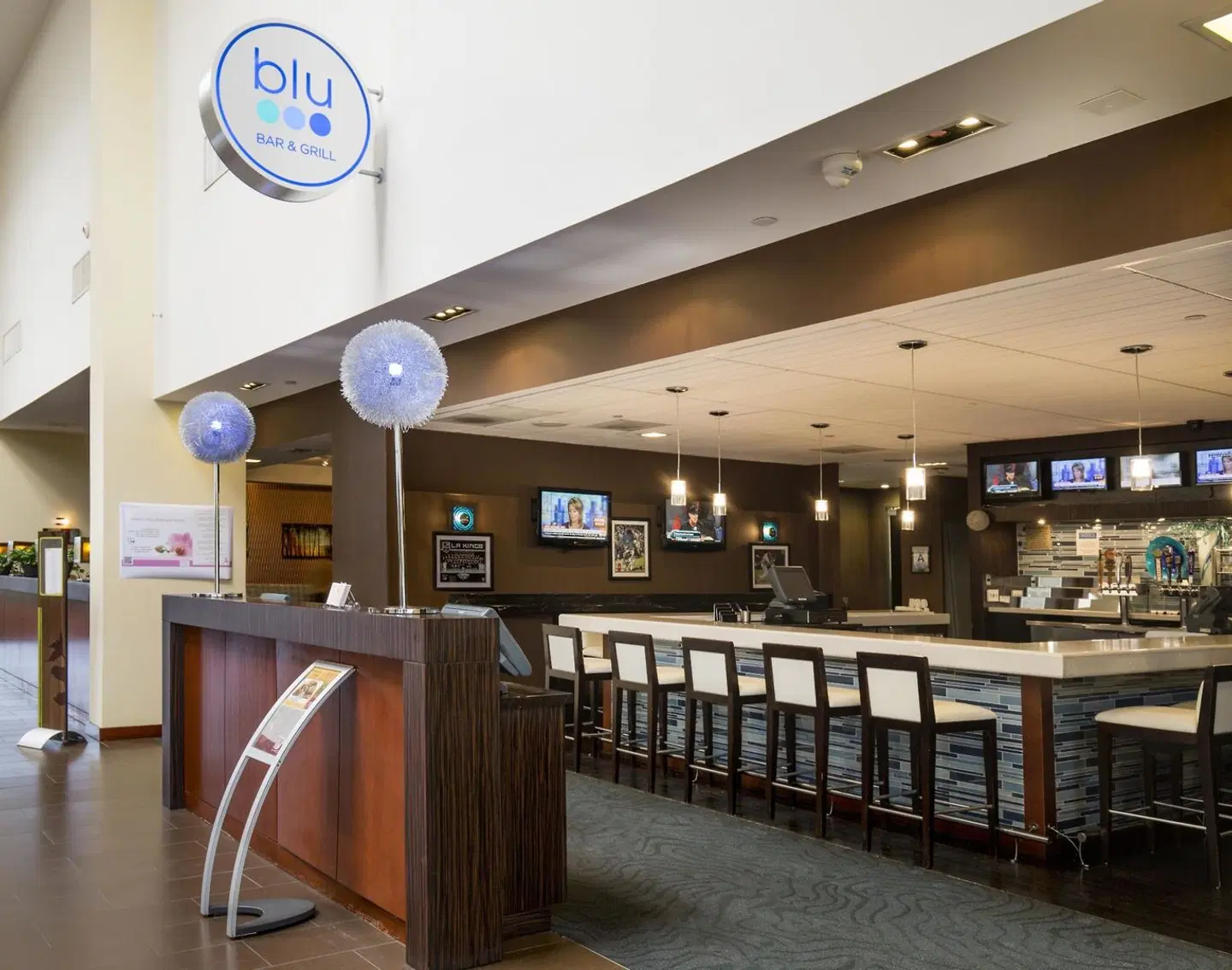 Ontario Airport Hotel Bar