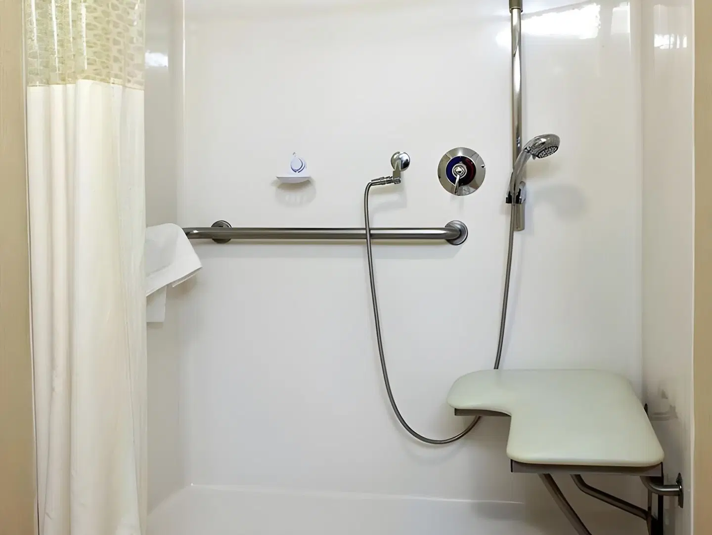 Hampton Inn & Suites Palm Desert Badezimmer