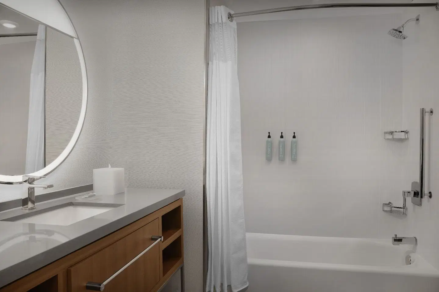 Courtyard by Marriott Antioch Pittsburg Badezimmer