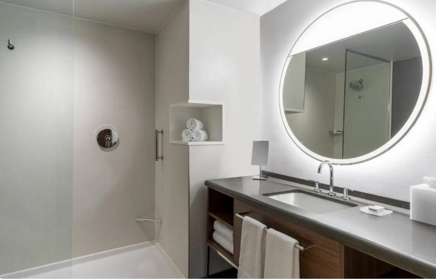 Courtyard by Marriott Antioch Pittsburg Badezimmer