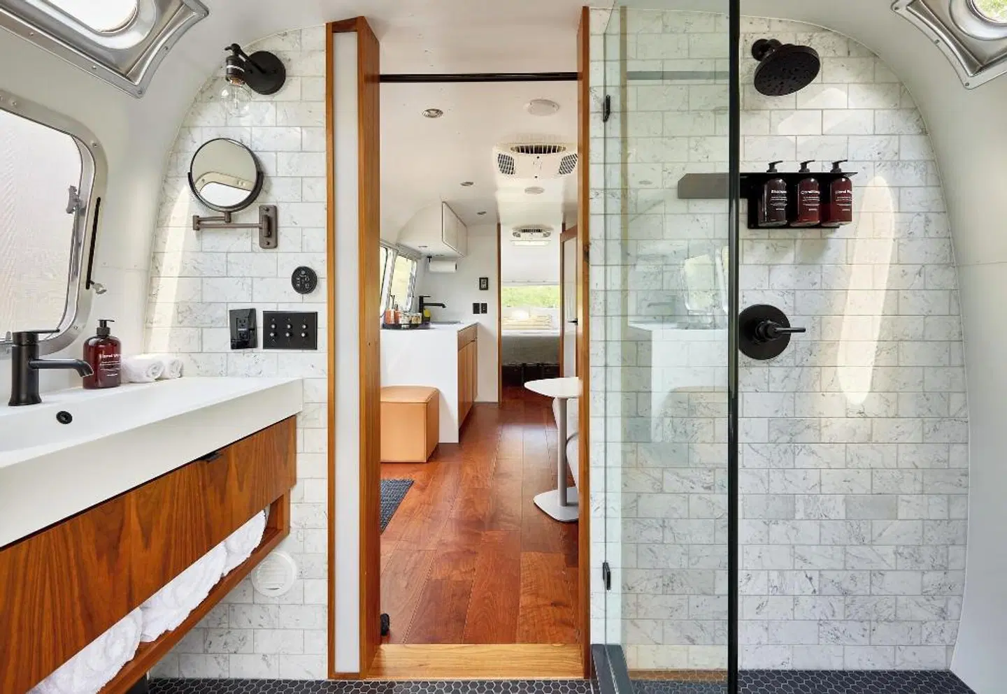 AutoCamp Sequoia Badezimmer