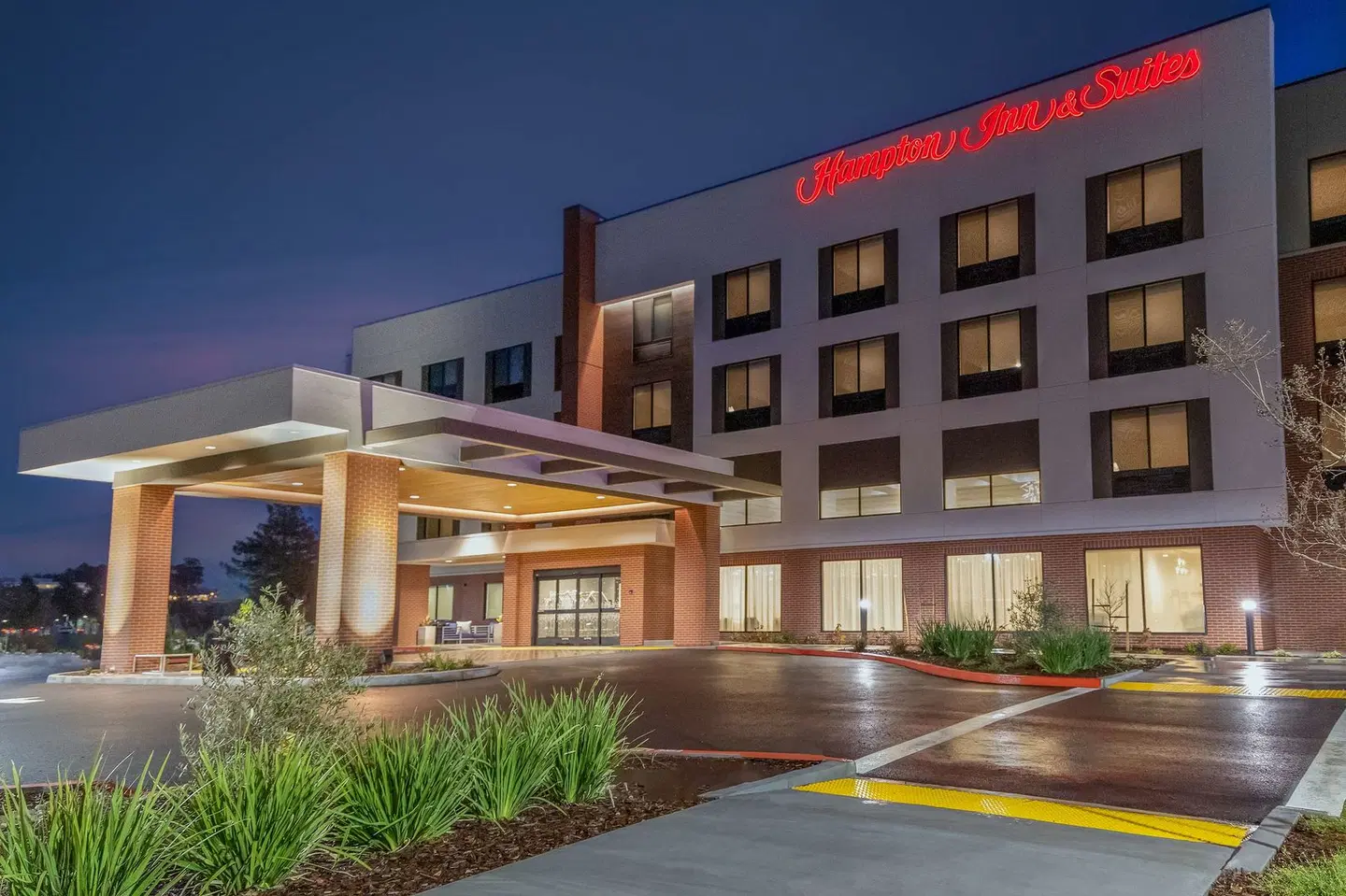 Hampton Inn & Suites Santa Rosa Sonoma Wine Country EXTERIOR