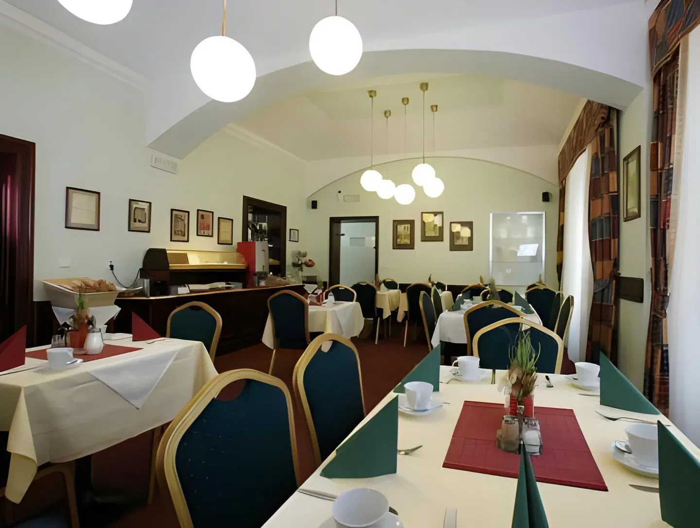 Lunik Restaurant