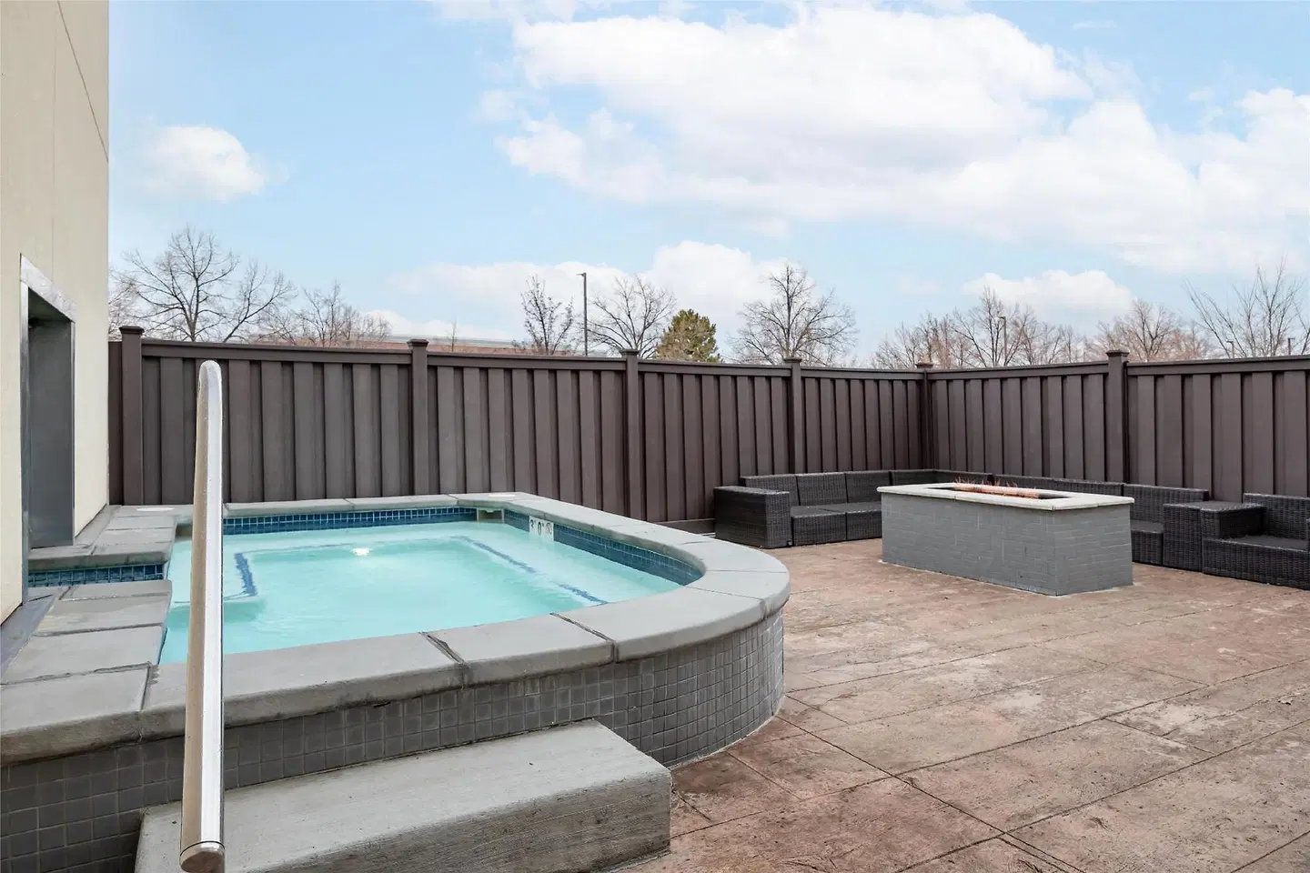 Hampton Inn & Suites Logan HEALTH_BEAUTY