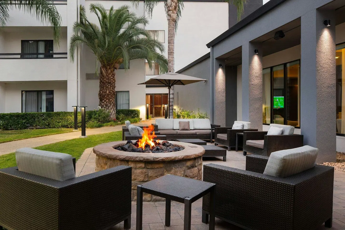 Courtyard by Marriott Fresno Terrasse