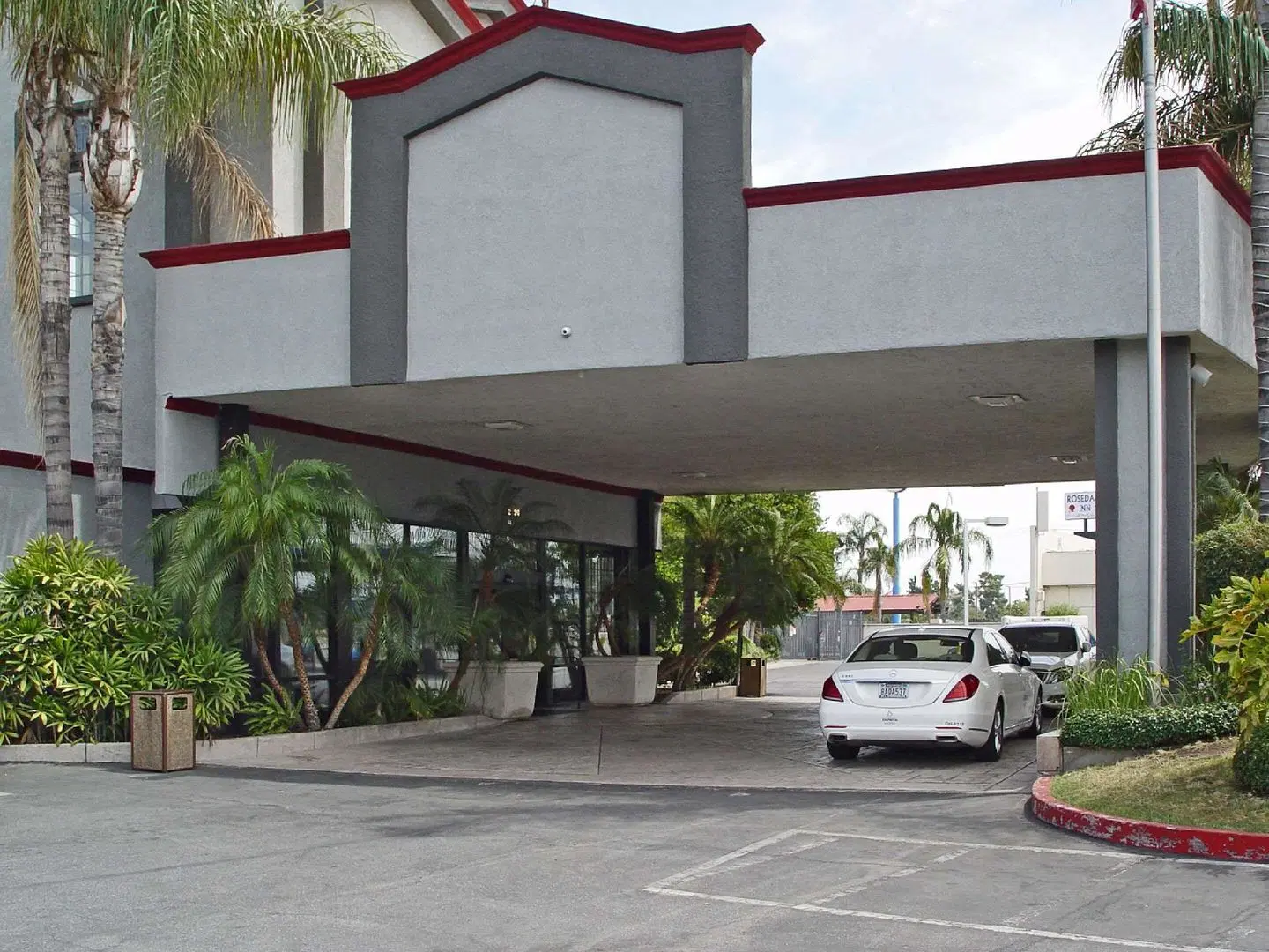 Hiltop Hotel EXTERIOR