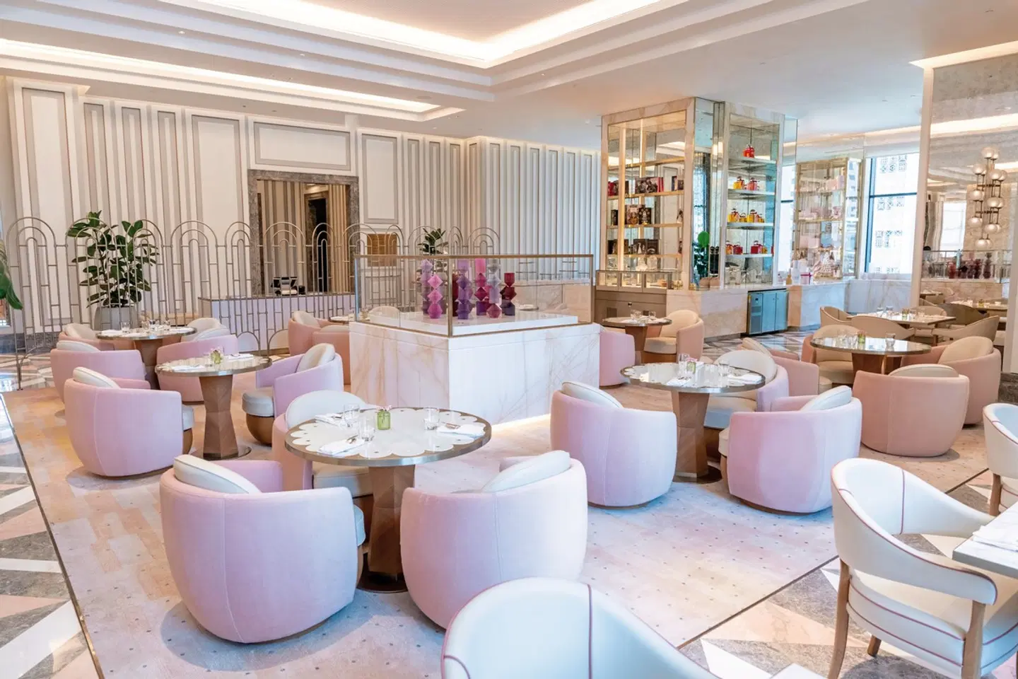 Waldorf Astoria Doha West Bay Bar