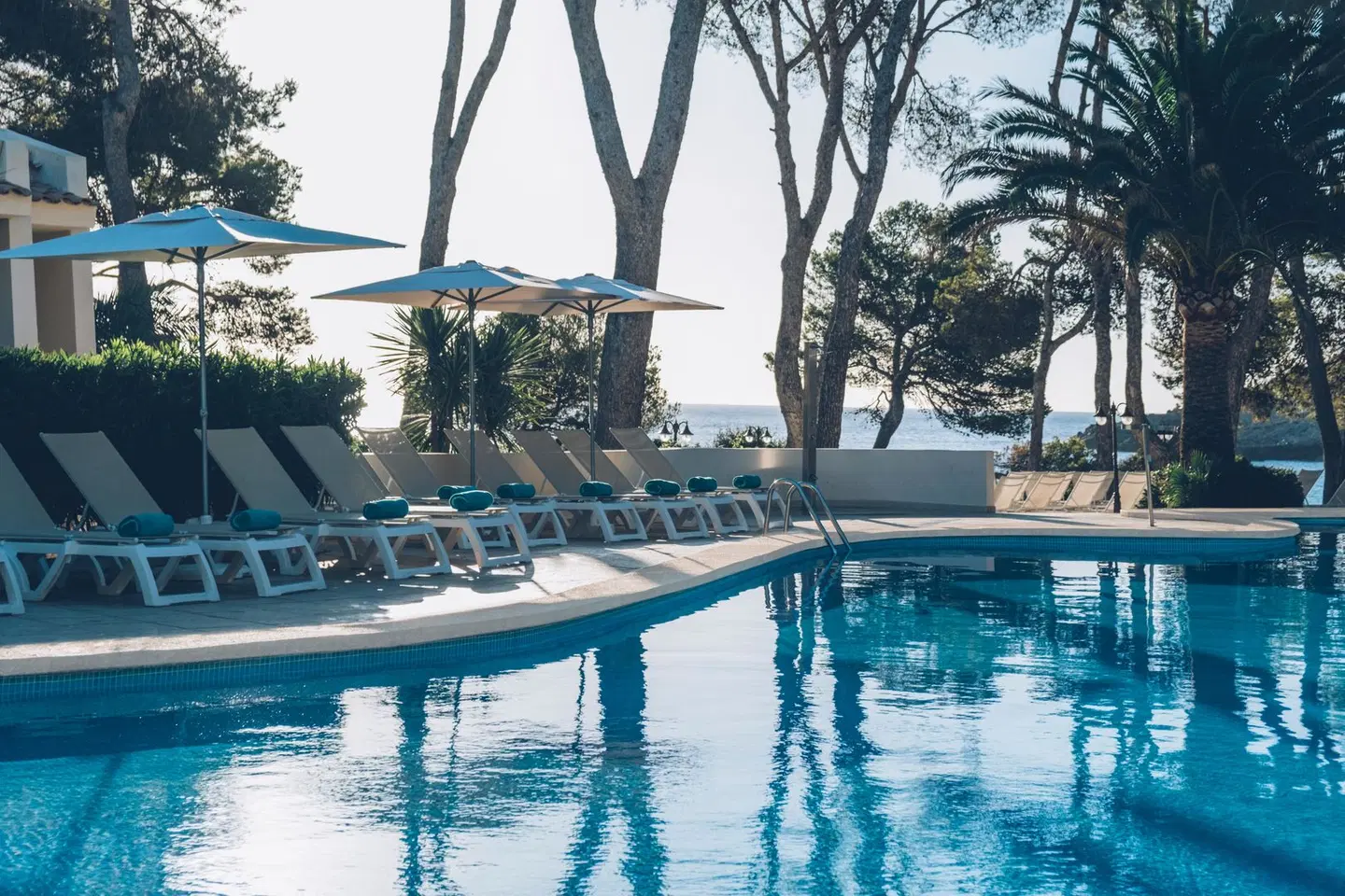 Iberostar Waves Pinos Park OUTDOOR_POOL