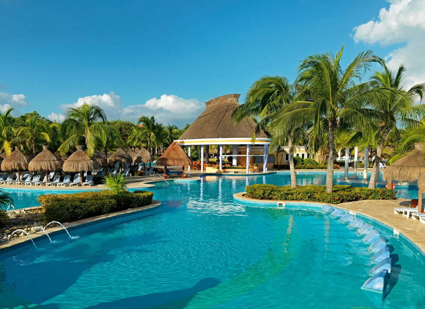 Iberostar Waves Paraiso Beach OUTDOOR_POOL