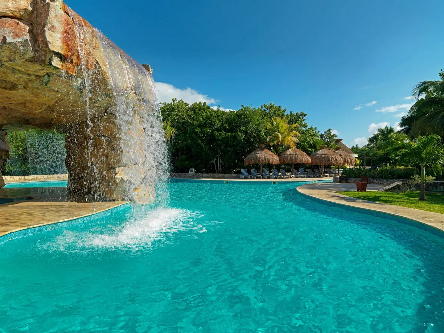 Iberostar Waves Paraiso Beach OUTDOOR_POOL