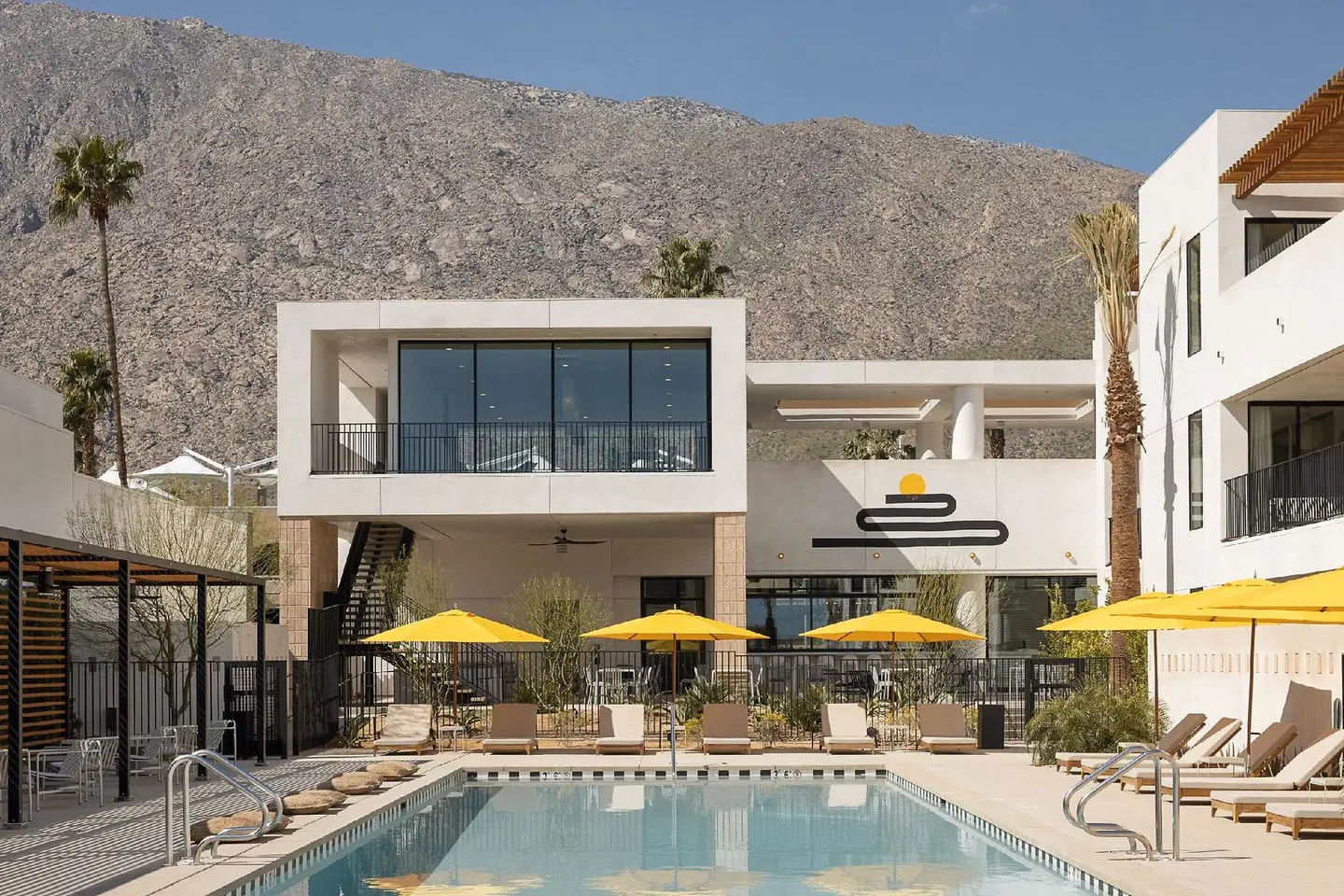 Drift Palm Springs EXTERIOR