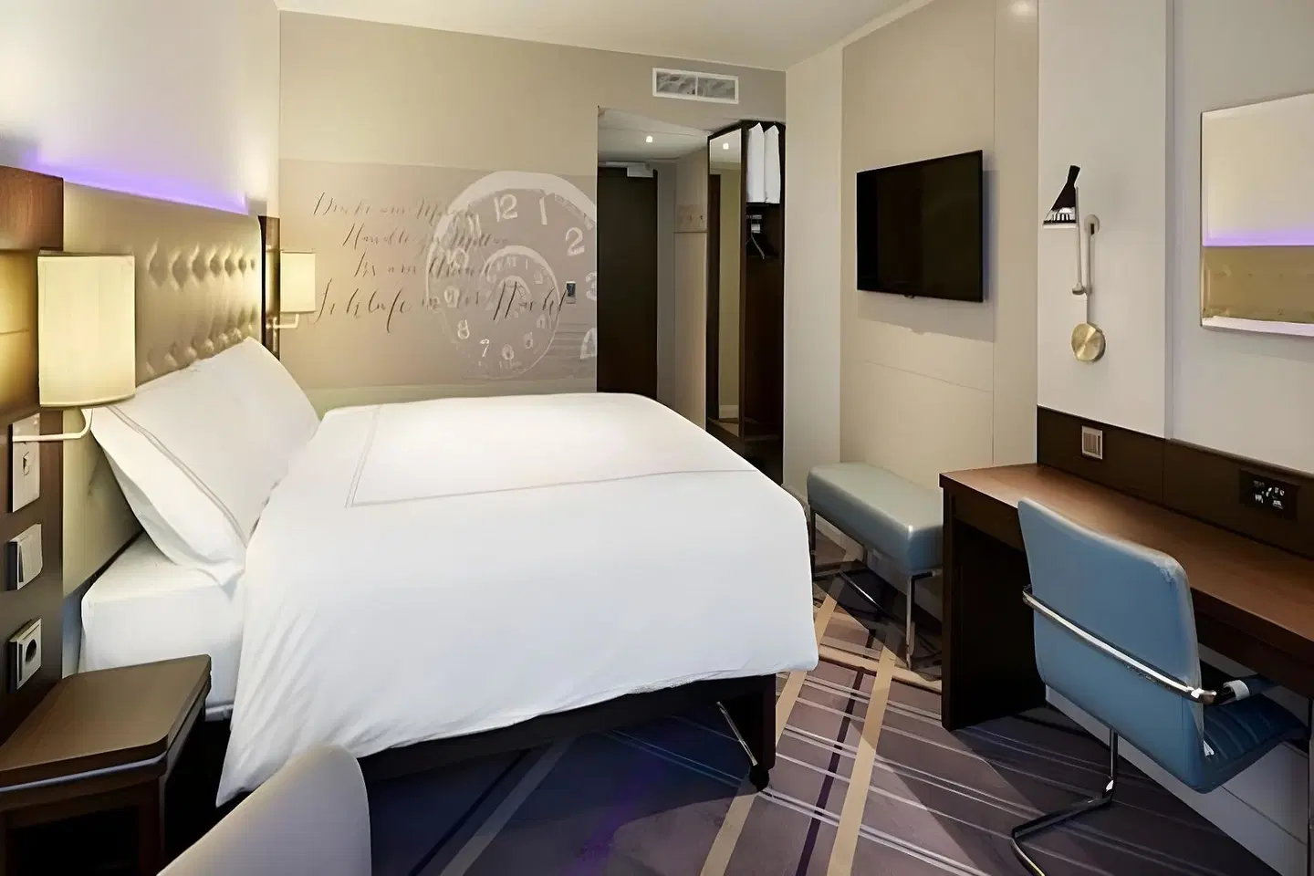 Premier Inn Berlin City Wilmersdorf ROOM_EXAMPLE