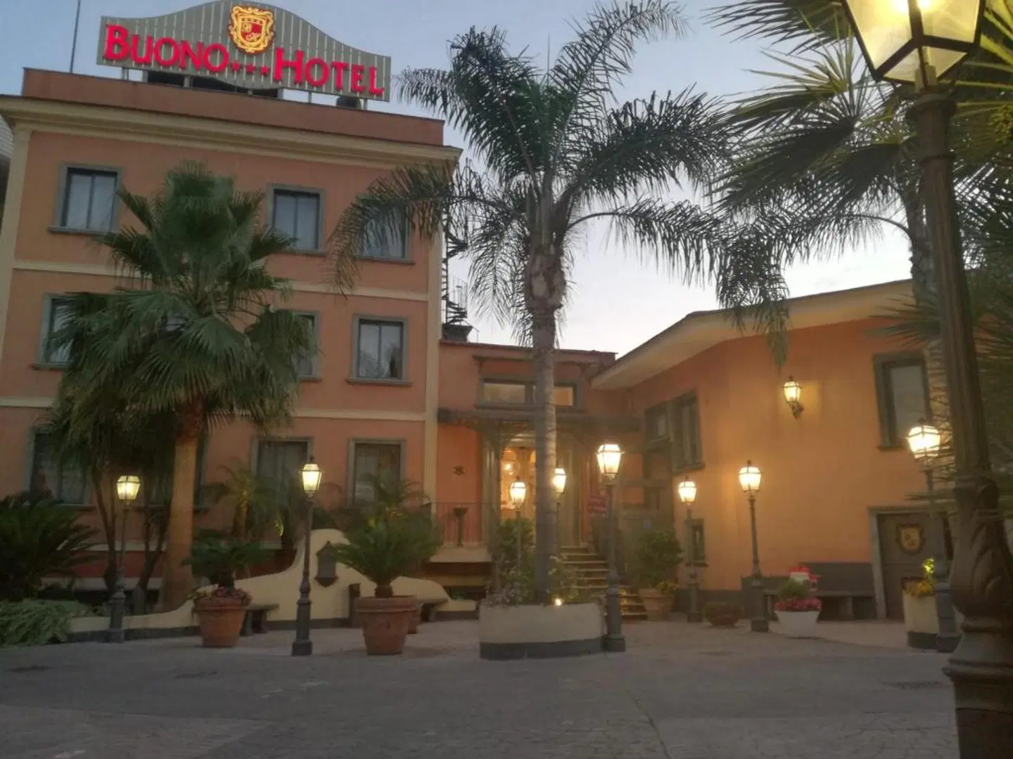 Buono Hotel EXTERIOR