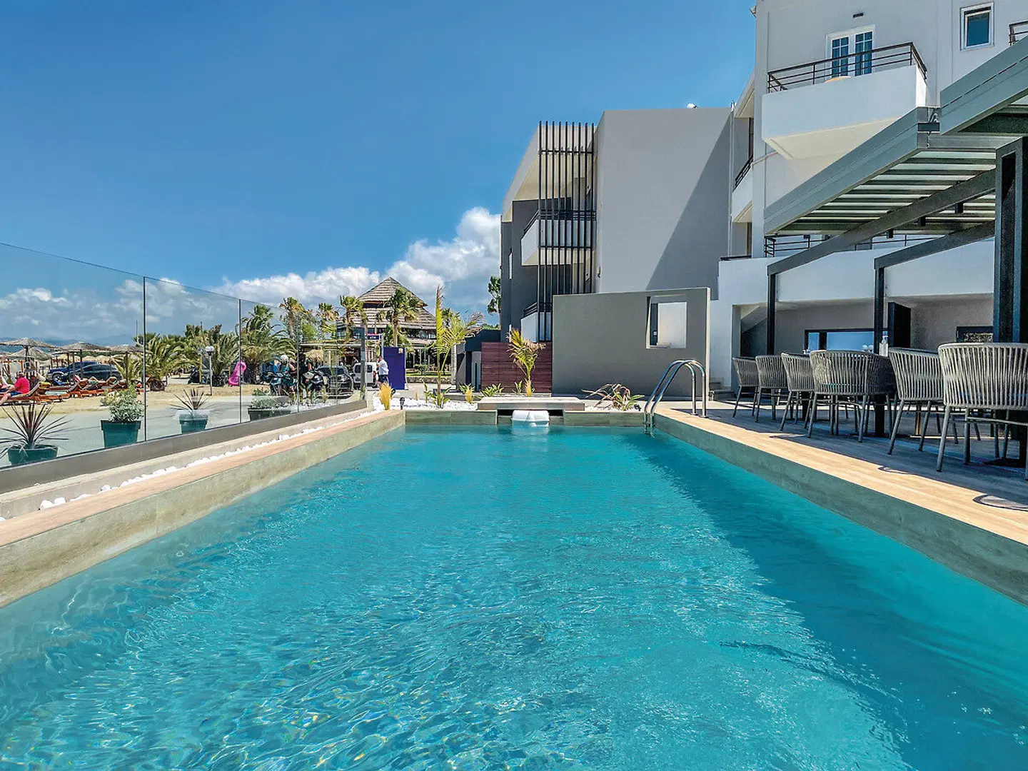 Mare Blue & Suites OUTDOOR_POOL