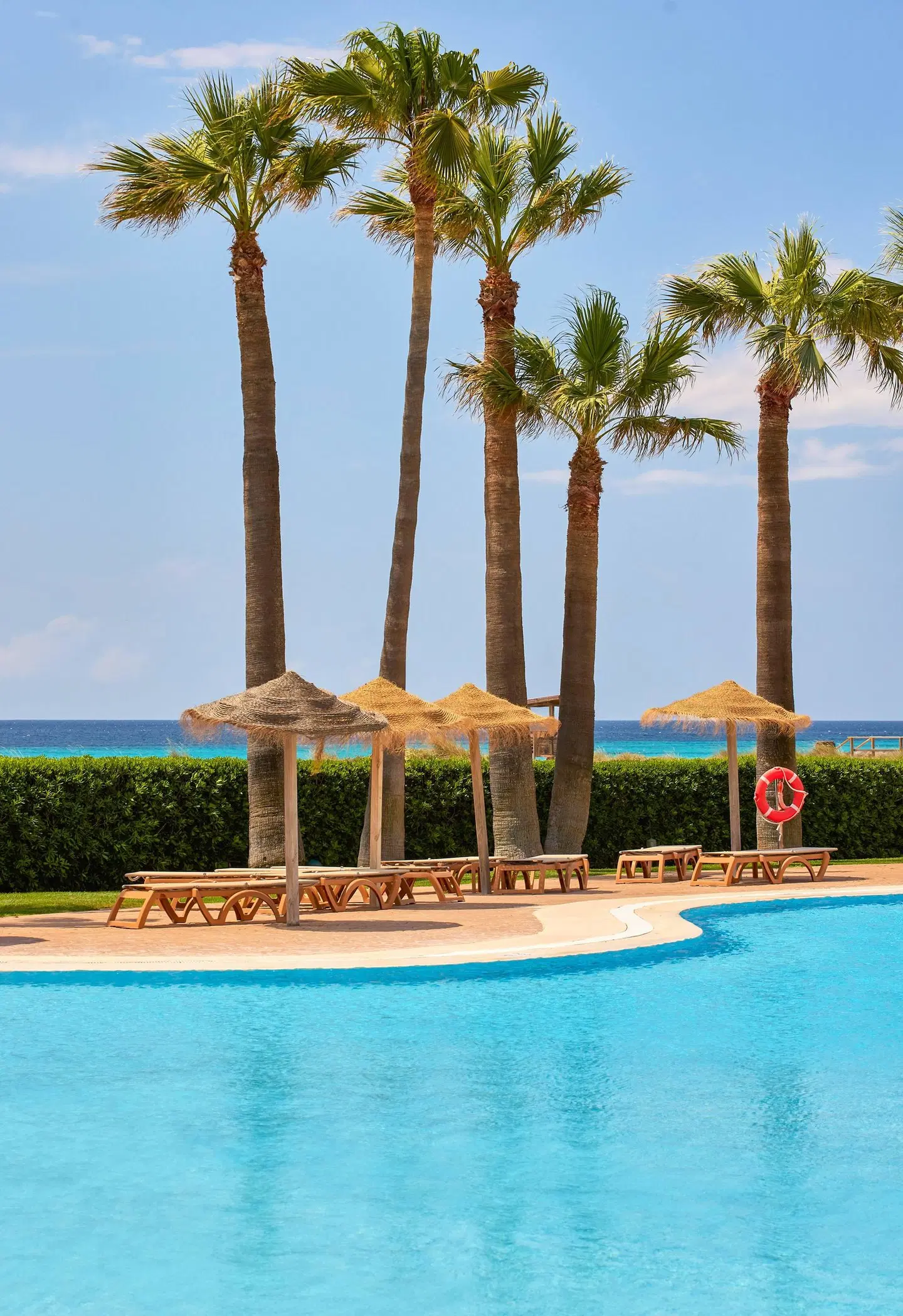 Sol Milanos Pingüinos OUTDOOR_POOL