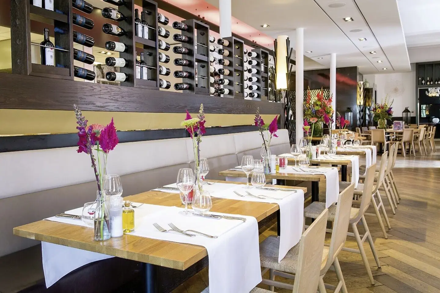 The Manor Hotel Amsterdam - inkl. Formel 1 Wochenend-Ticket Zandvoort Restaurant