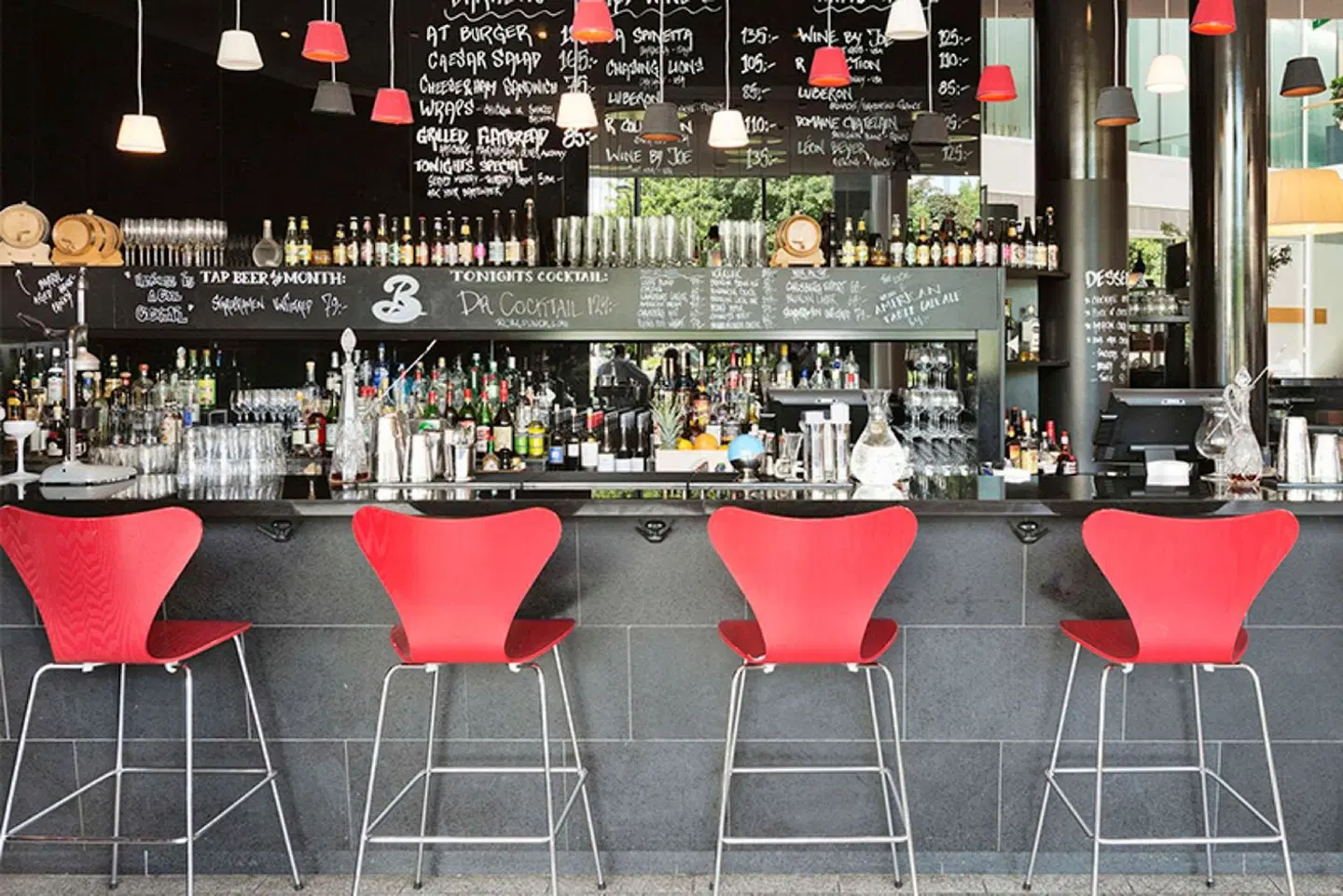 Clarion Hotel Sign Bar