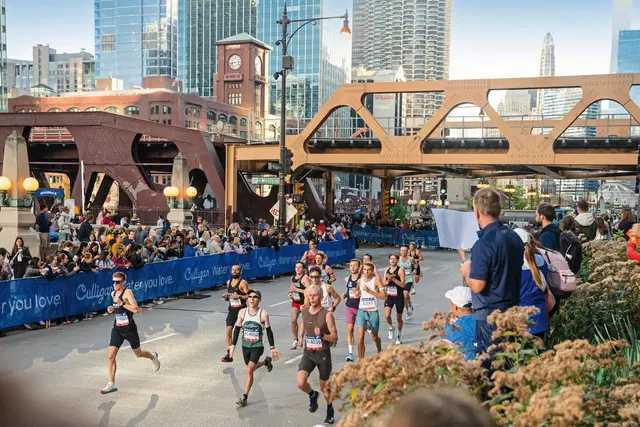 The Congress Plaza Hotel - inkl. 1 Startnummer Chicago Marathon PEOPLE