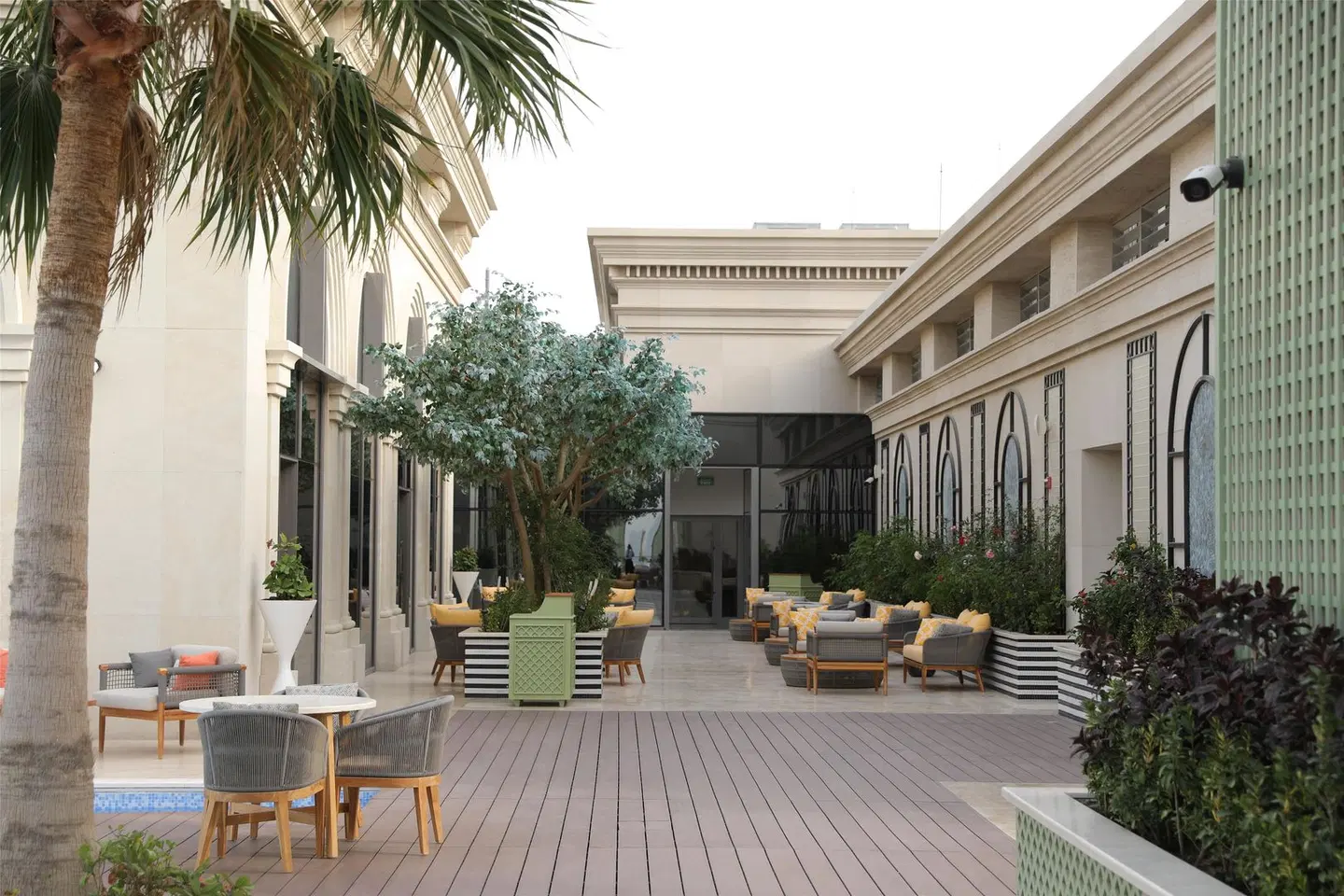 The Plaza Doha, LXR Hotels & Resorts Terrasse