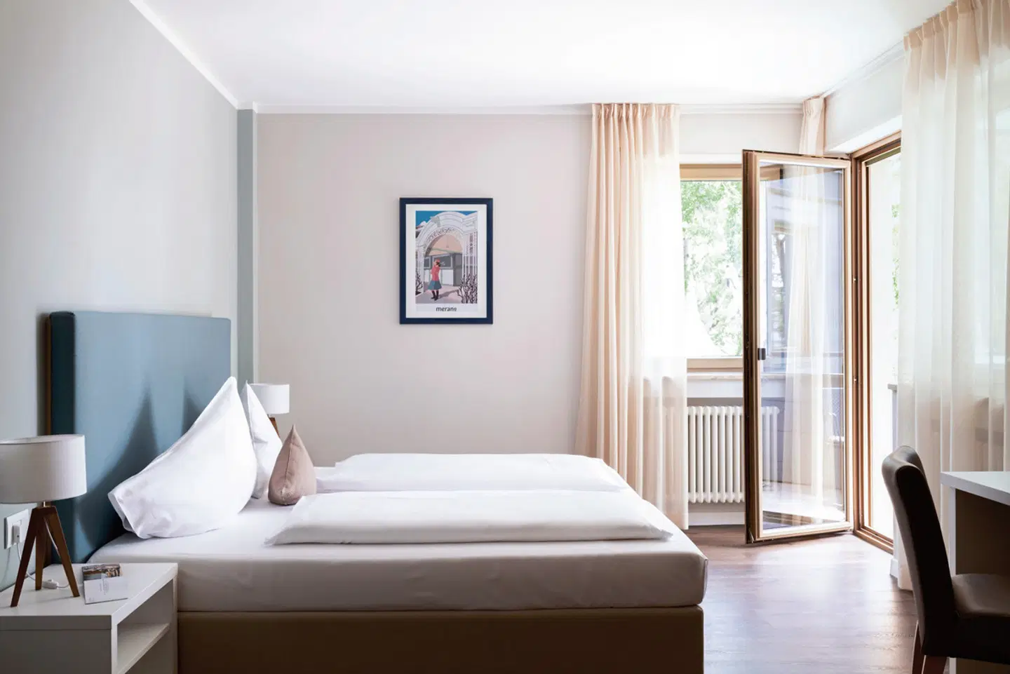 Flora Hotel & Suites ROOM_EXAMPLE