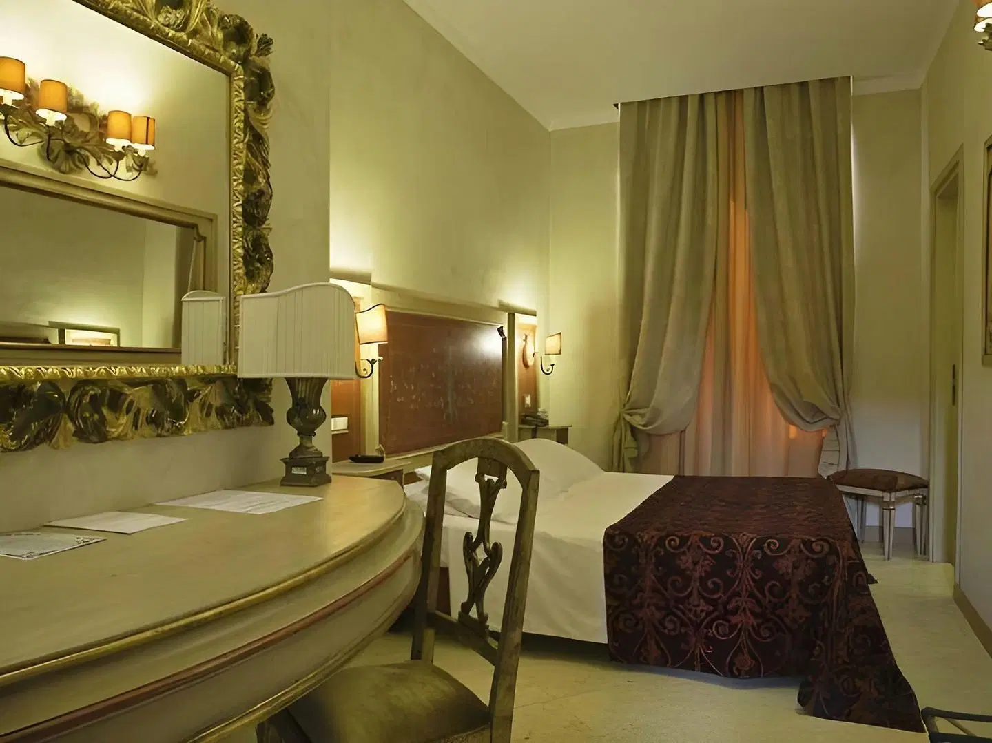 Room Select Via Veneto ROOM_EXAMPLE
