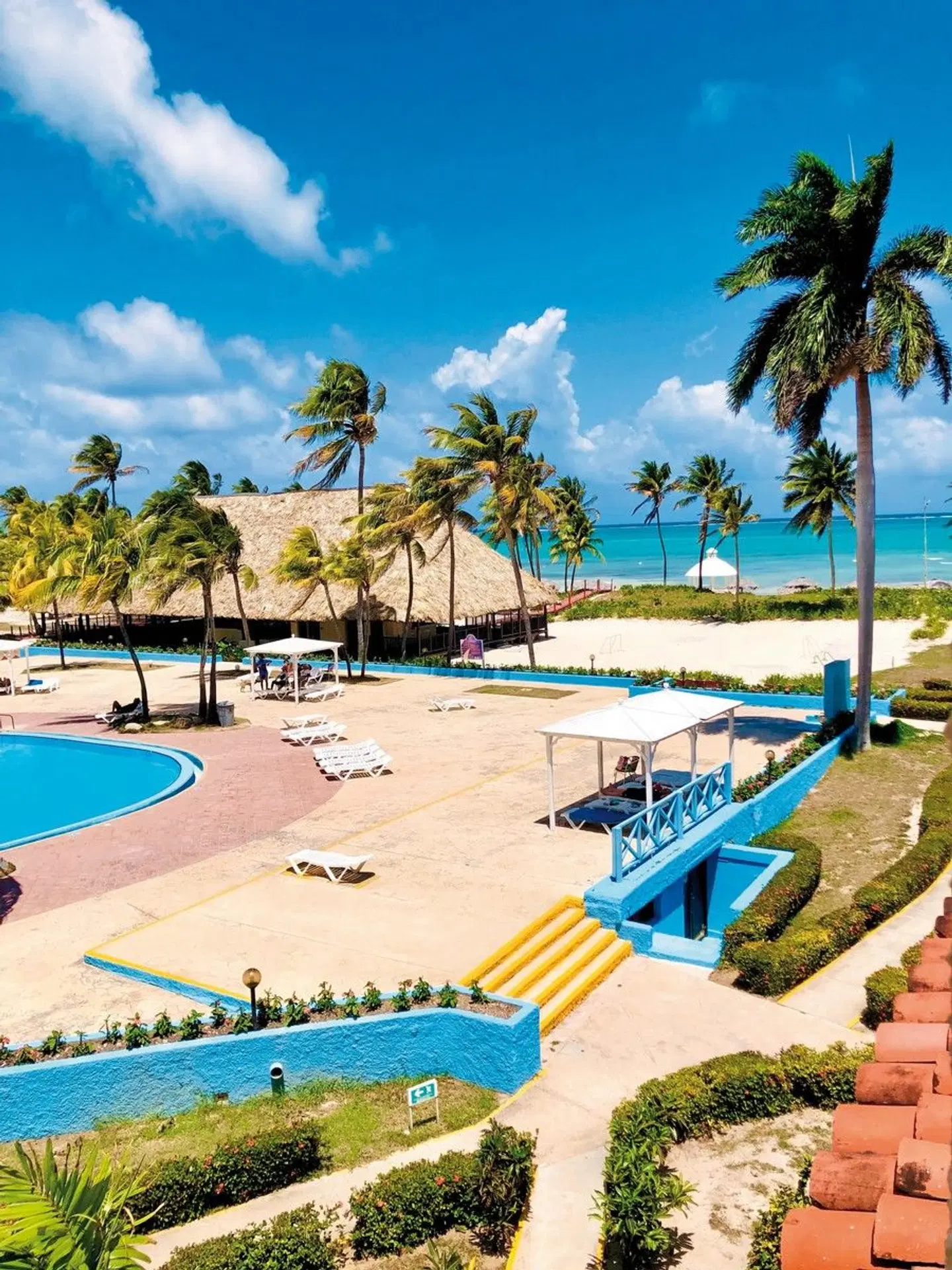 Brisas Santa Lucia OUTDOOR_POOL