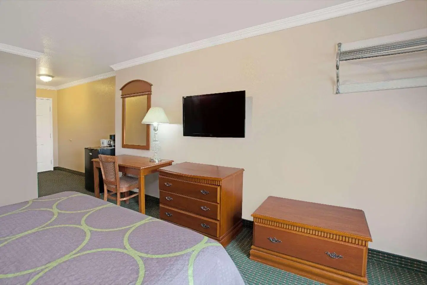 Super 8 by Wyndham Hollywood/LA Area ROOM_EXAMPLE