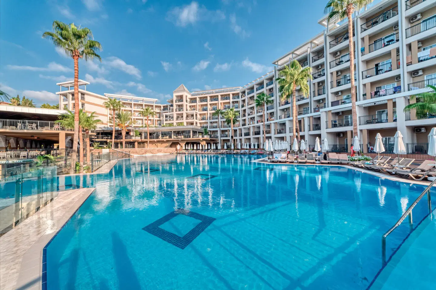 Seven Seas Palmeras Bay OUTDOOR_POOL