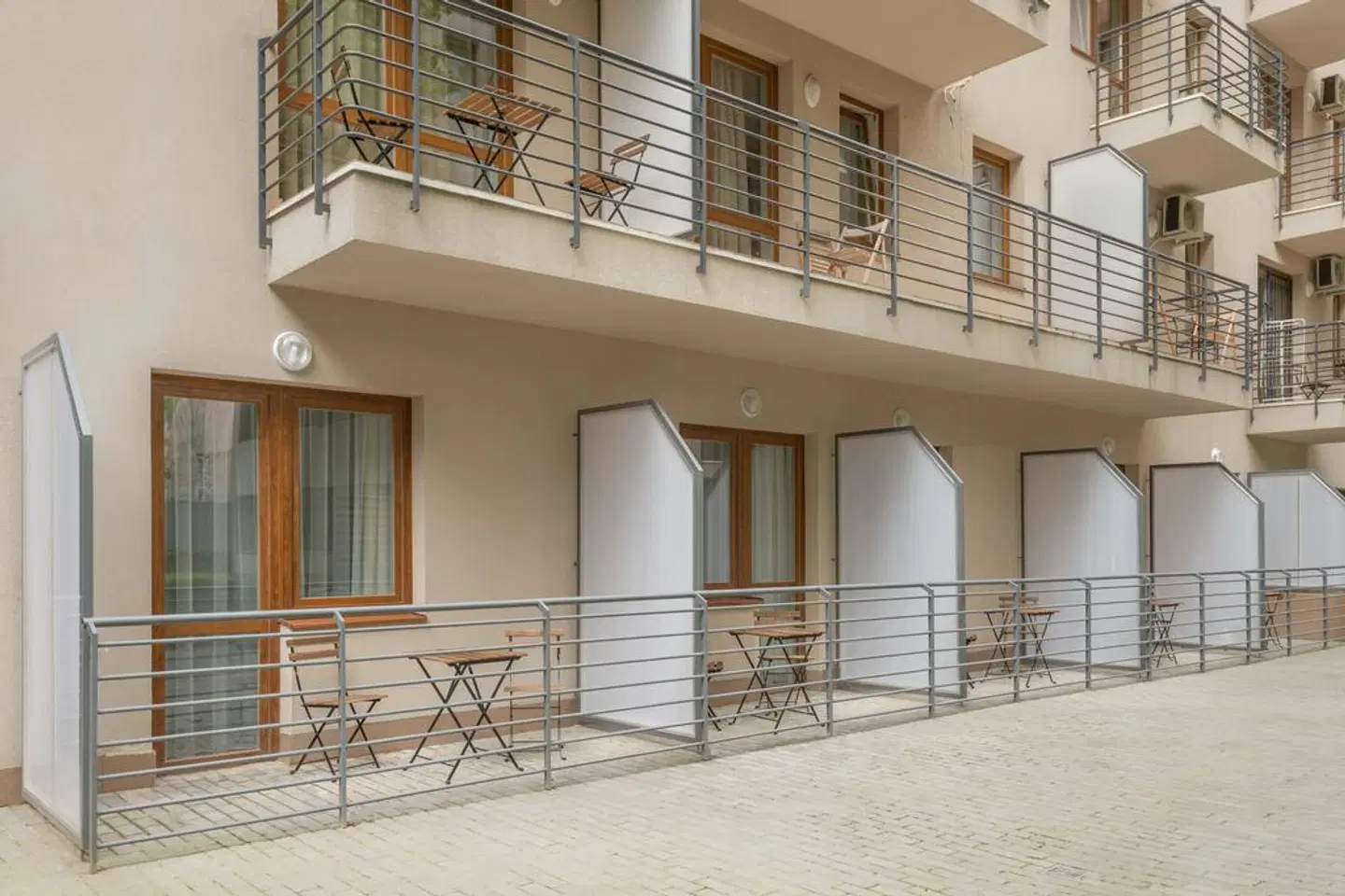 Maple Tree Budget Apartments EXTERIOR