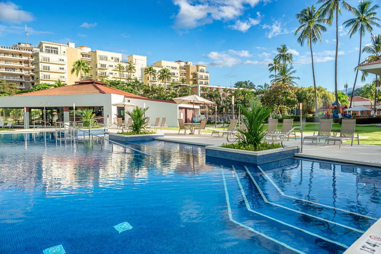 Best Western Jaco Beach All Inclusive Resort OUTDOOR_POOL