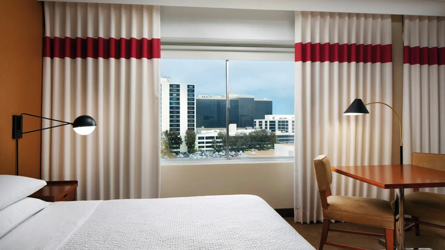 Four Points by Sheraton Los Angeles International Airport ROOM_EXAMPLE