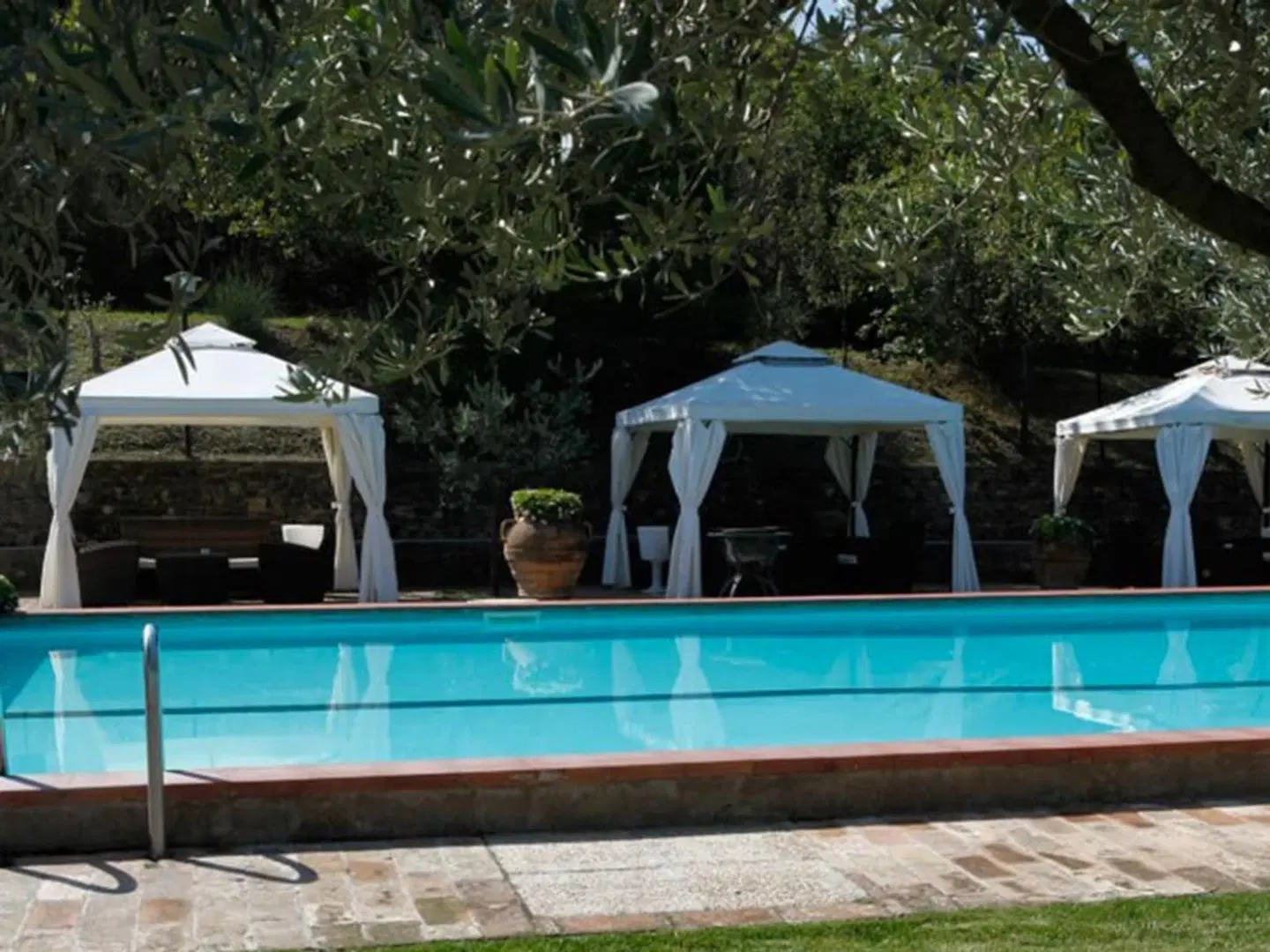 Il Poggio dei Pettirossi OUTDOOR_POOL
