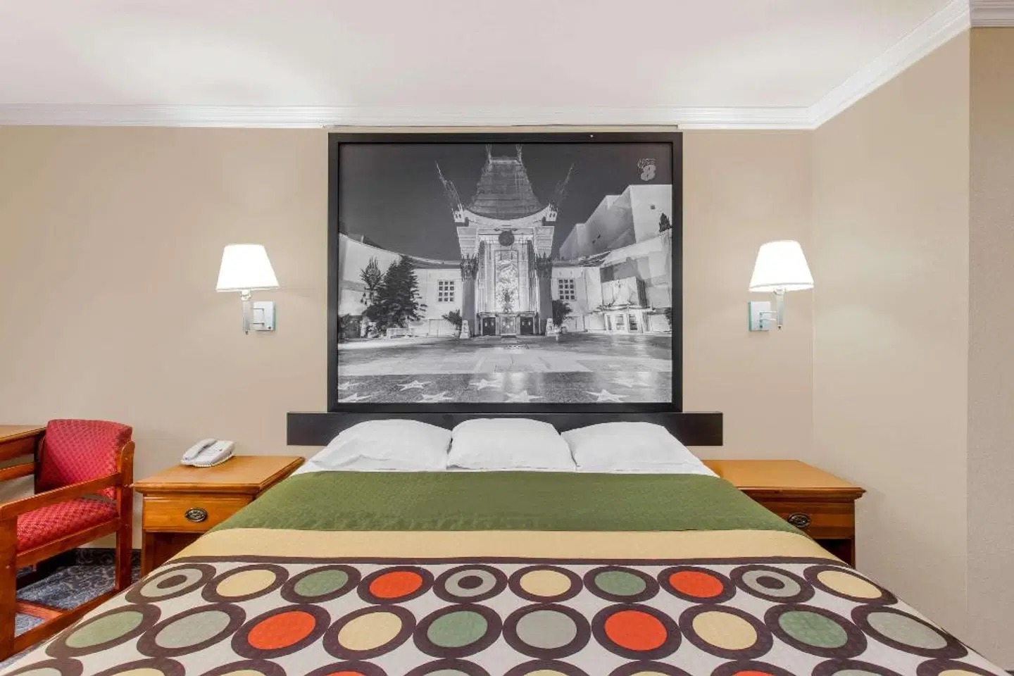 Super 8 by Wyndham Los Angeles Downtown MODEL_IMPRESSION